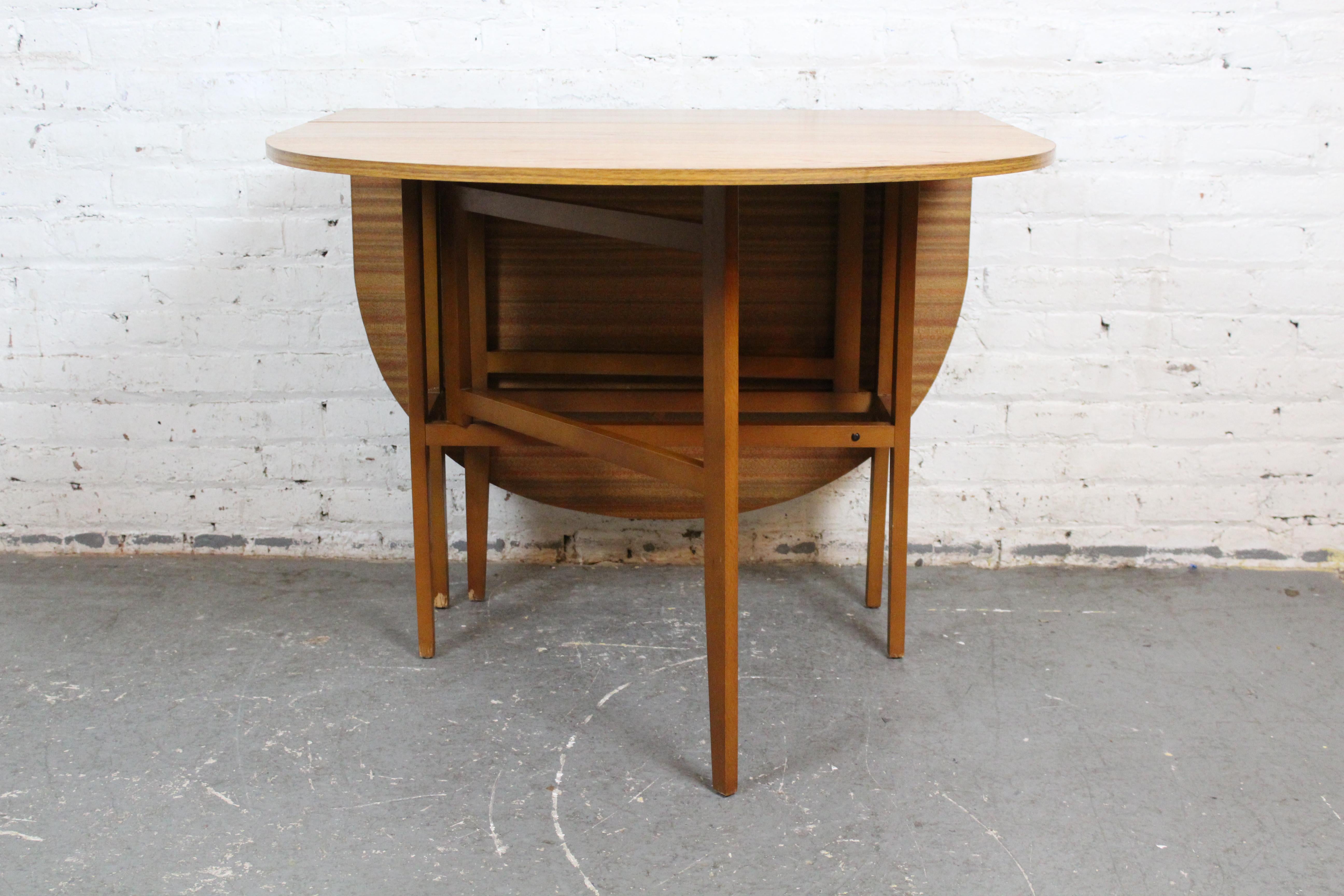 Britisches Mid-Century-Modern-Tropfenblatt von McIntosh im Angebot 1