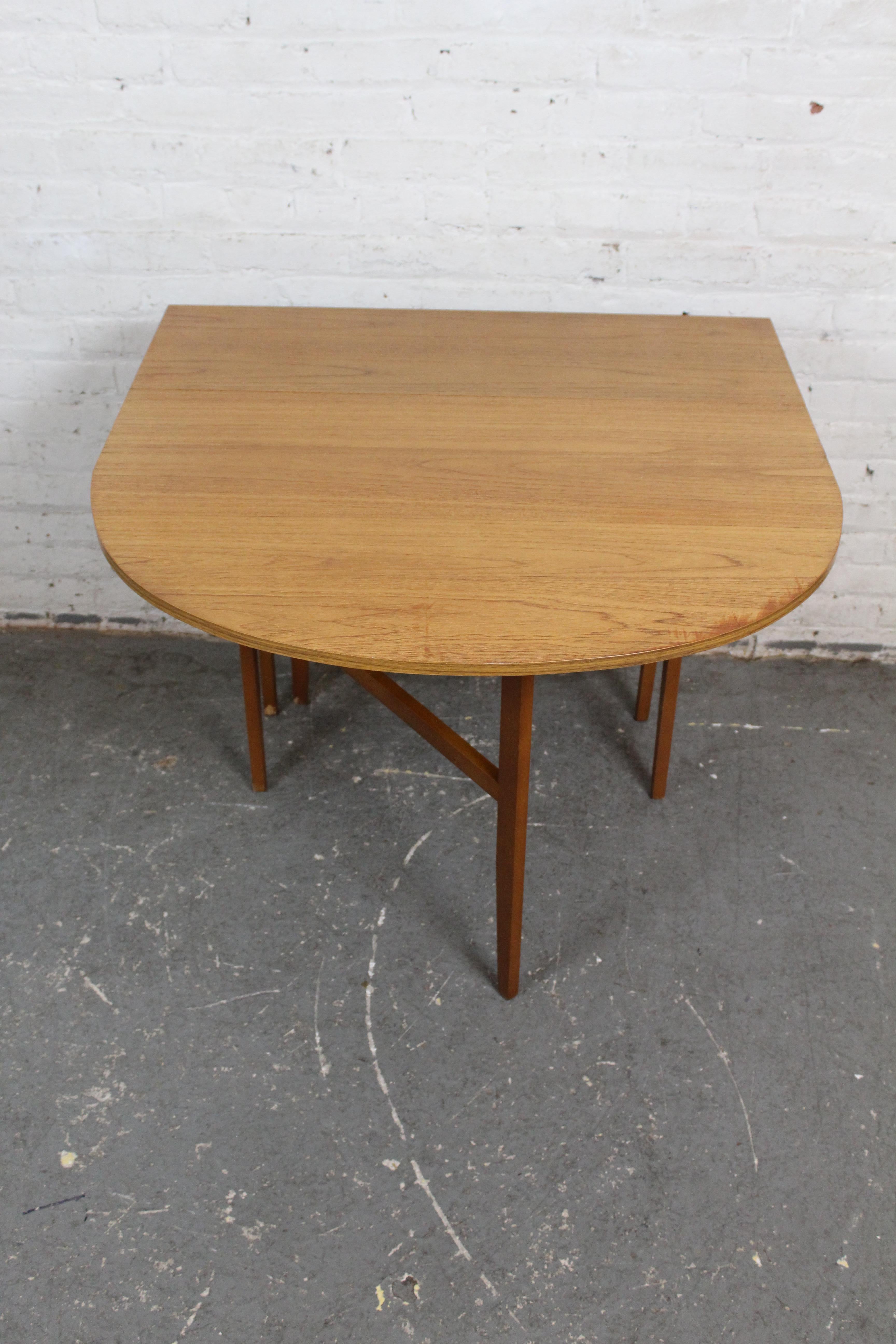 Britisches Mid-Century-Modern-Tropfenblatt von McIntosh im Angebot 2