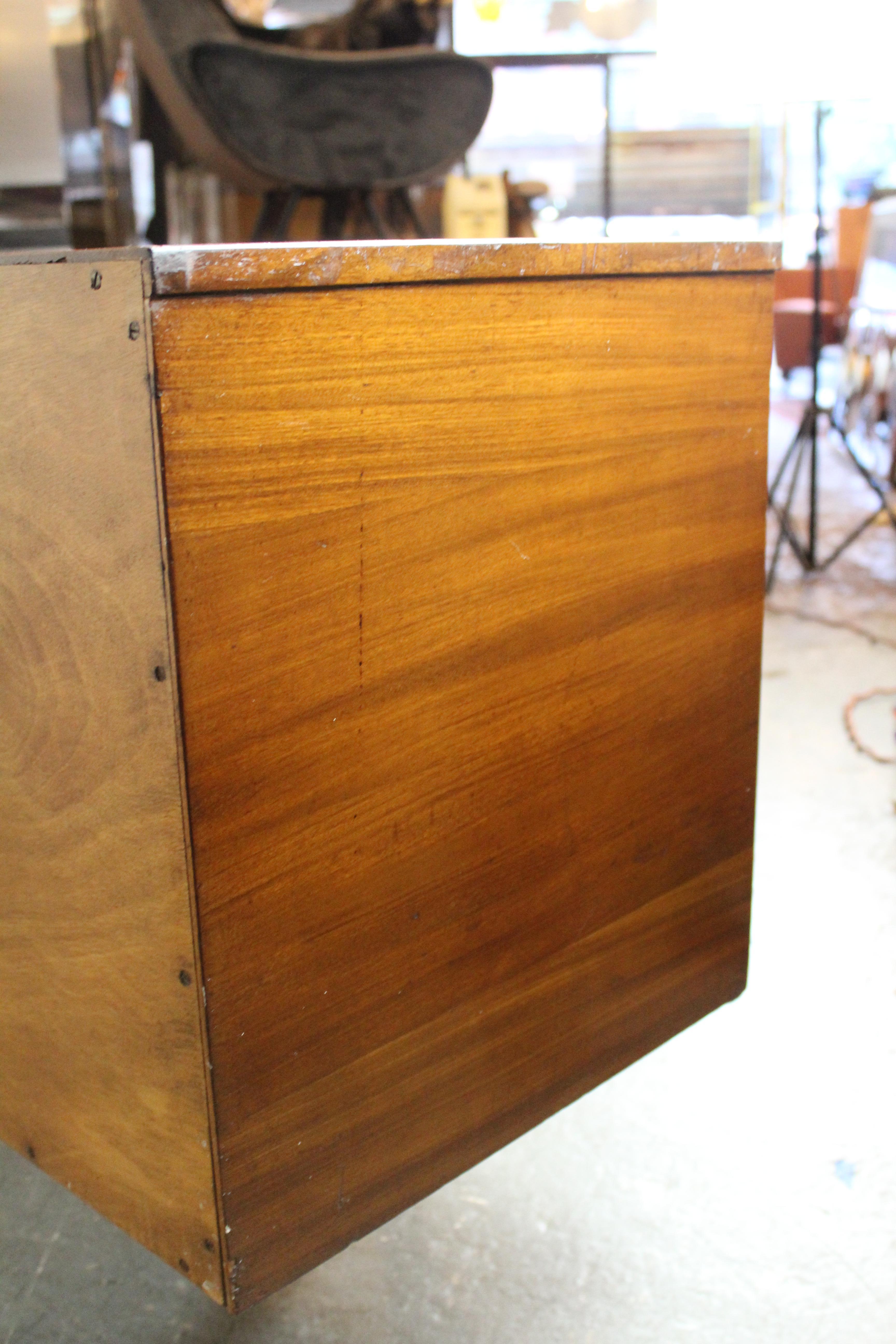 Bois Buffet moderne britannique du milieu du siècle dernier de Tom Robertson pour McIntosh Scotland en vente