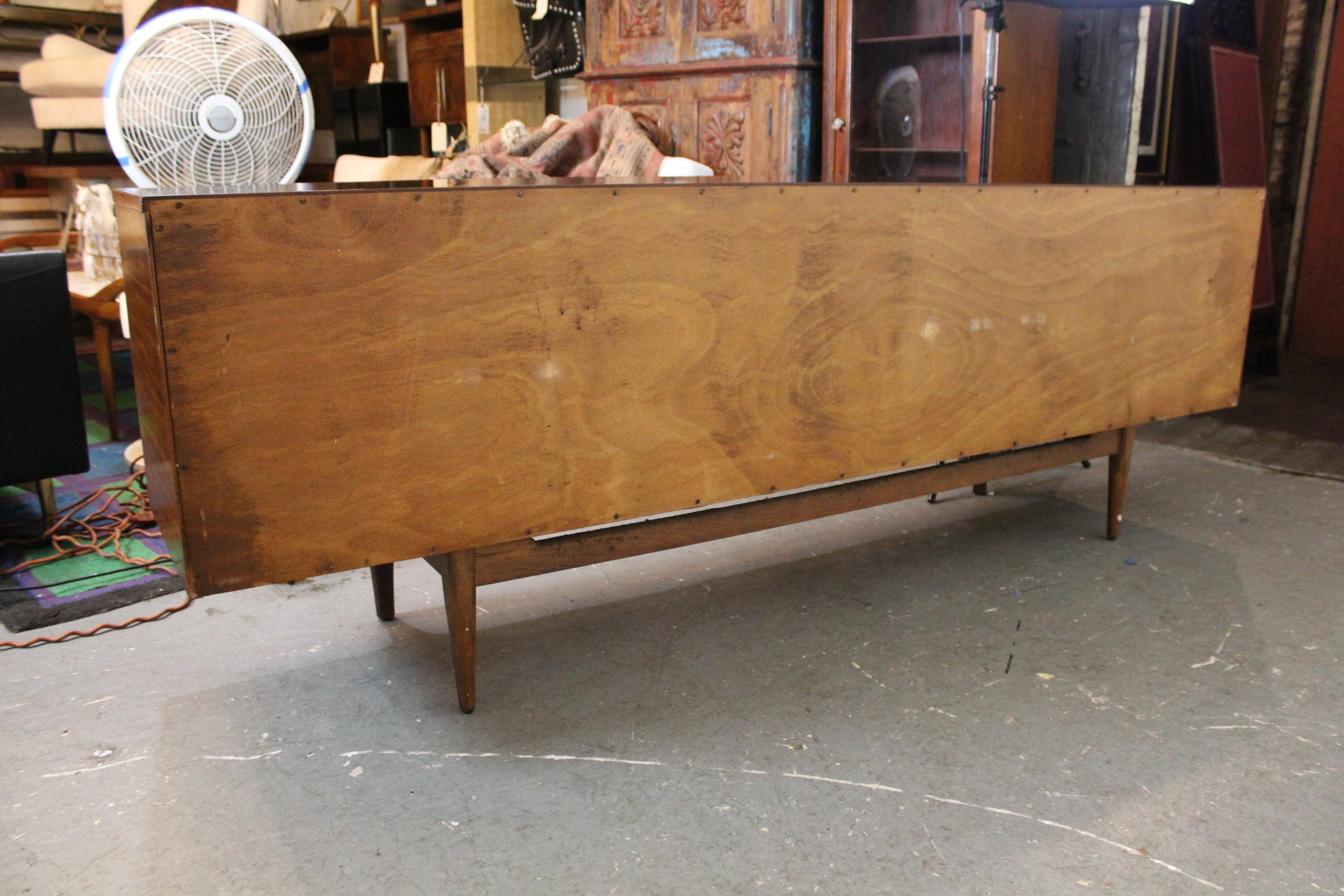 Buffet moderne britannique du milieu du siècle dernier de Tom Robertson pour McIntosh Scotland en vente 1
