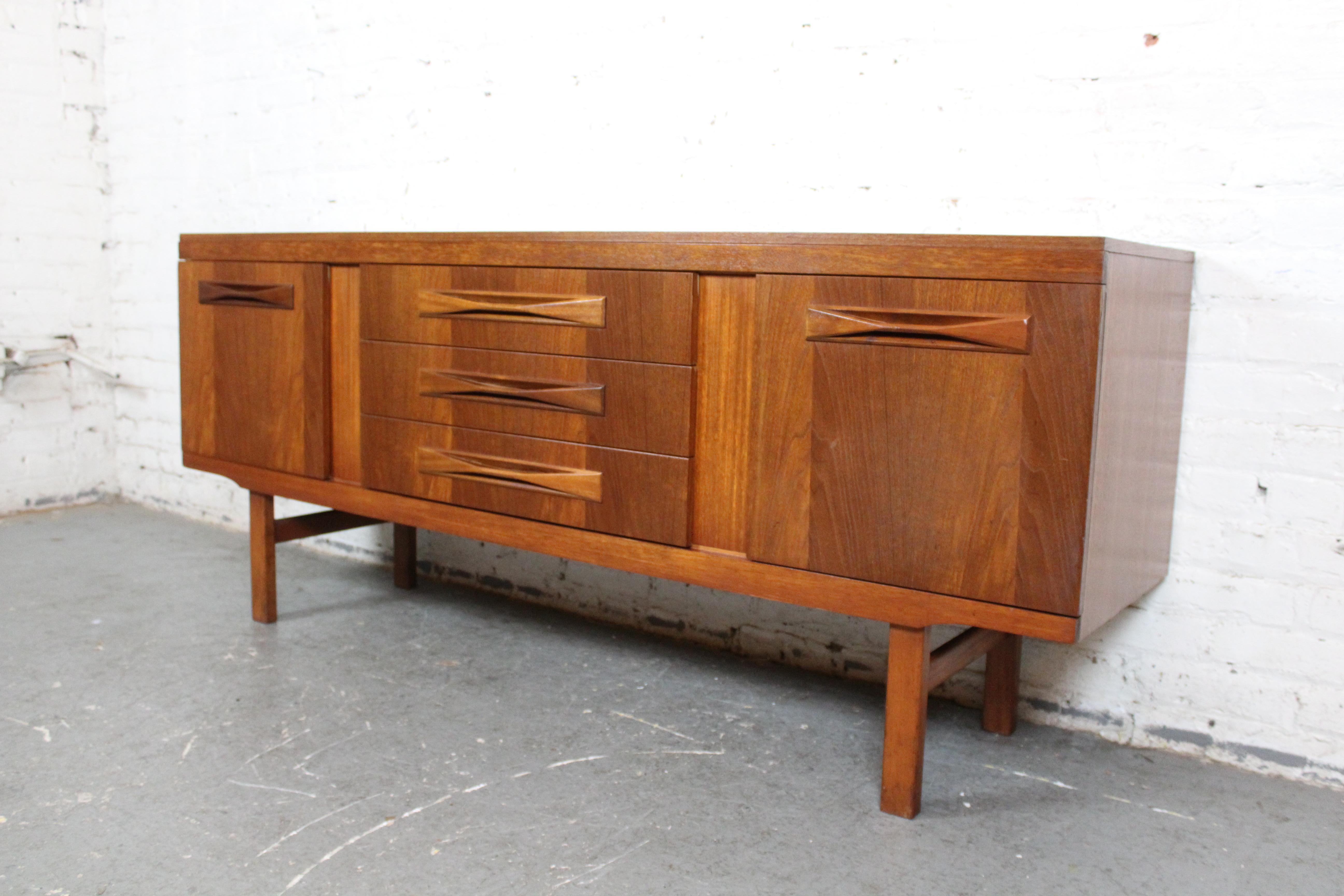 Buffet en teck Modernity British Mid-Century 9