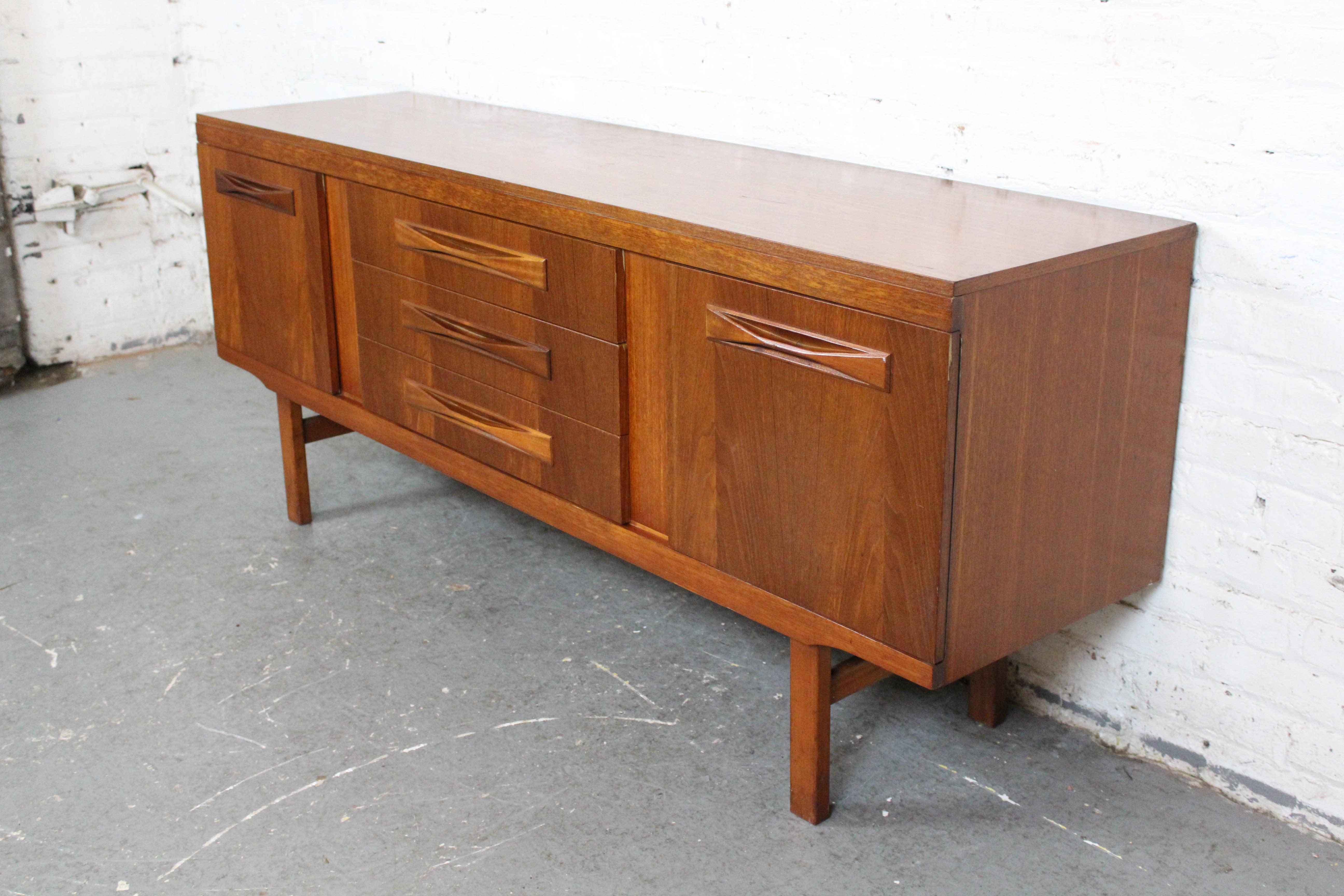 Mid-Century Modern Buffet en teck Modernity British Mid-Century