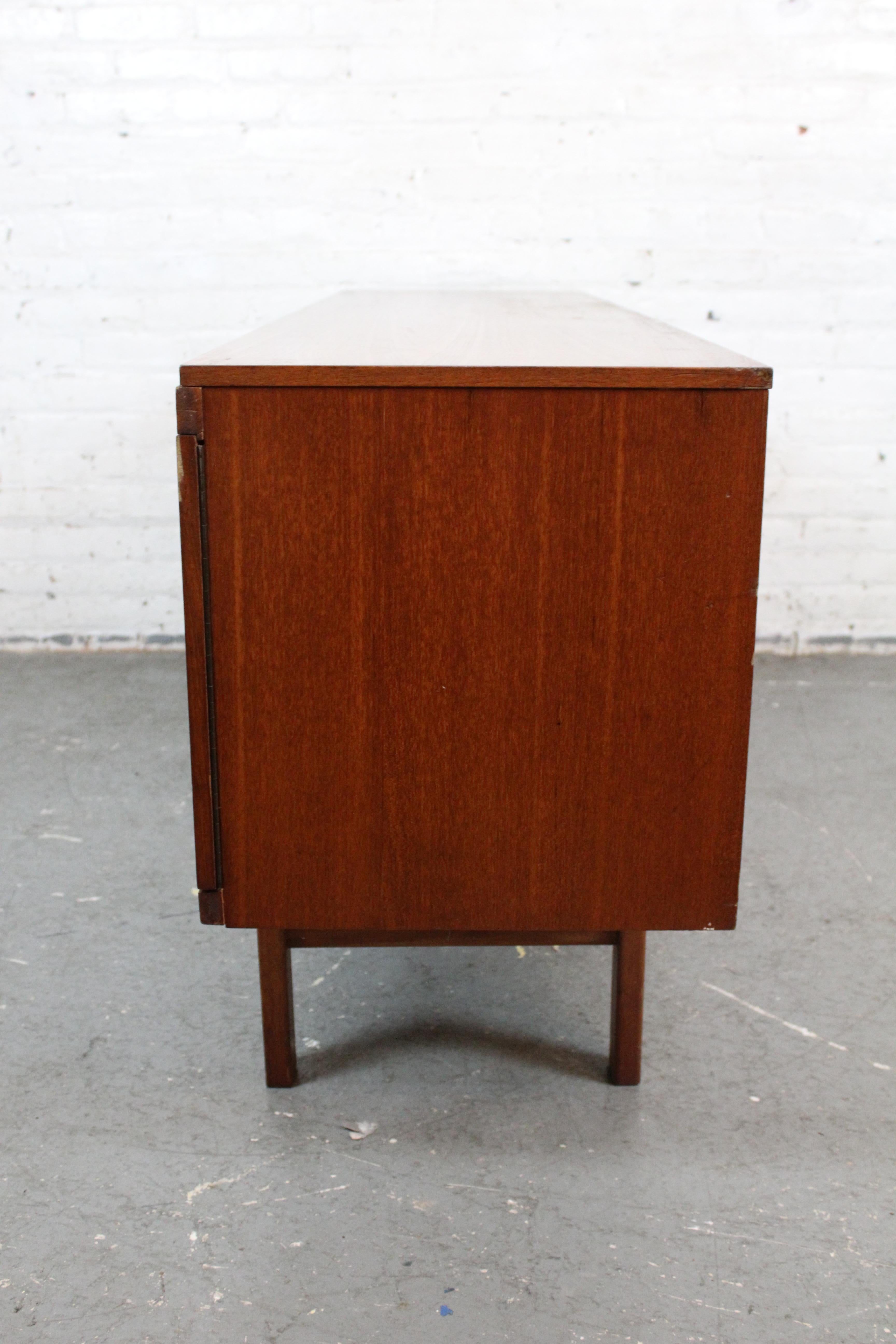 Buffet en teck Modernity British Mid-Century 1