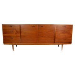 Credenza in teak inglese di metà secolo di Avalon Yatton
