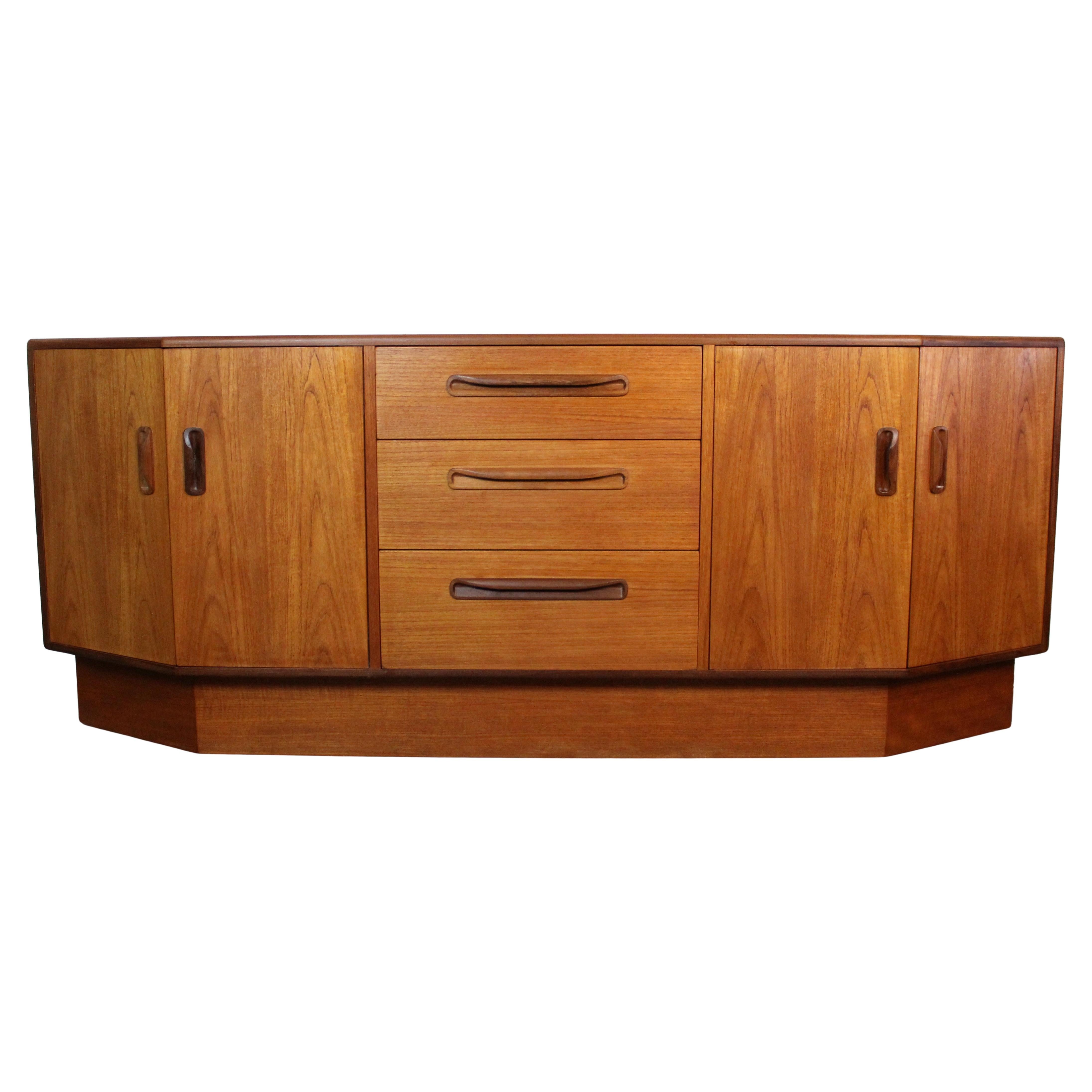 Mid-Century British Teak 
Fresco
 Sideboard by V. B. Wilkins for G-Plan en vente