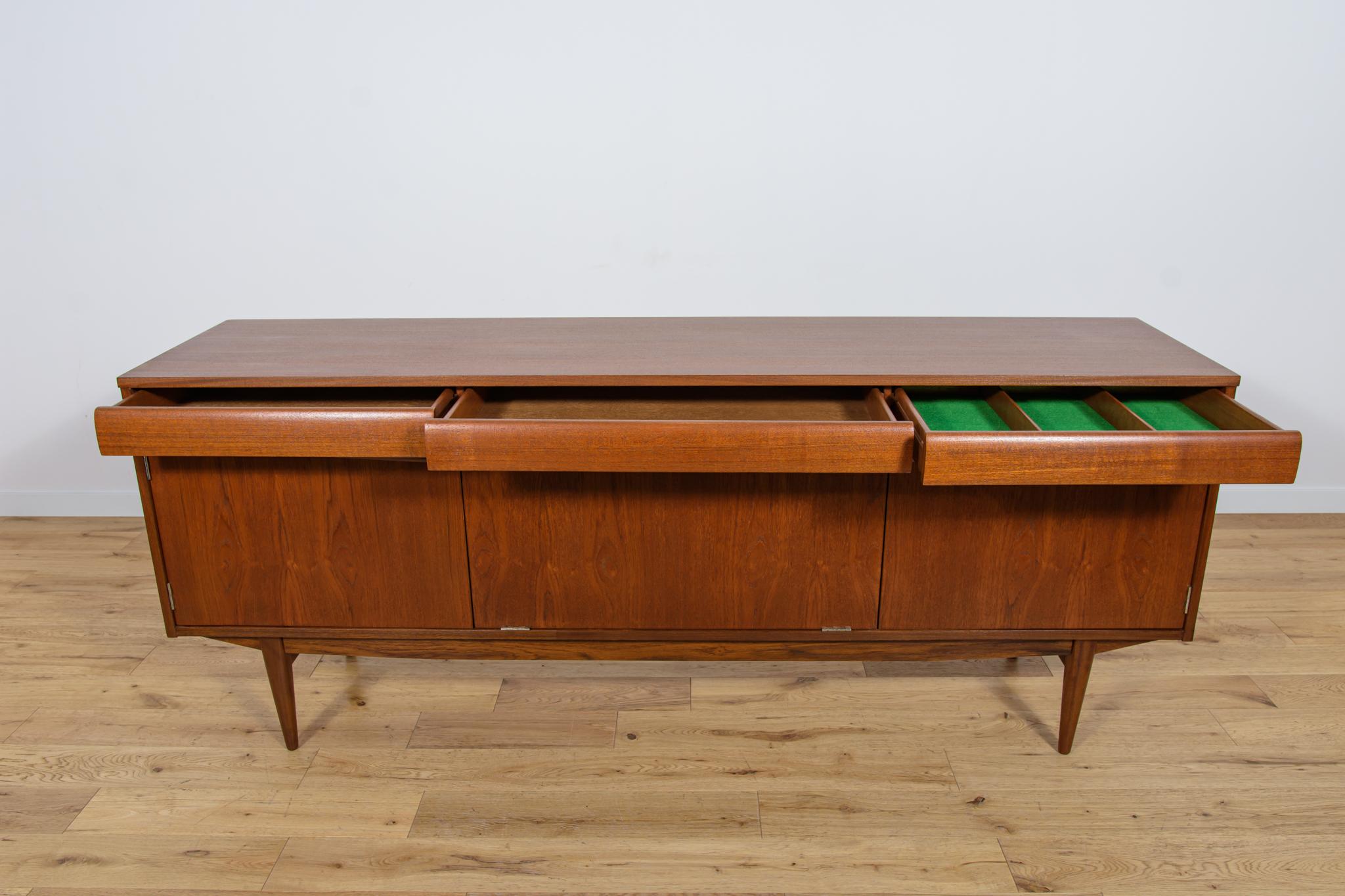 Mid-Century British Teak Sideboard, 1960s For Sale 6