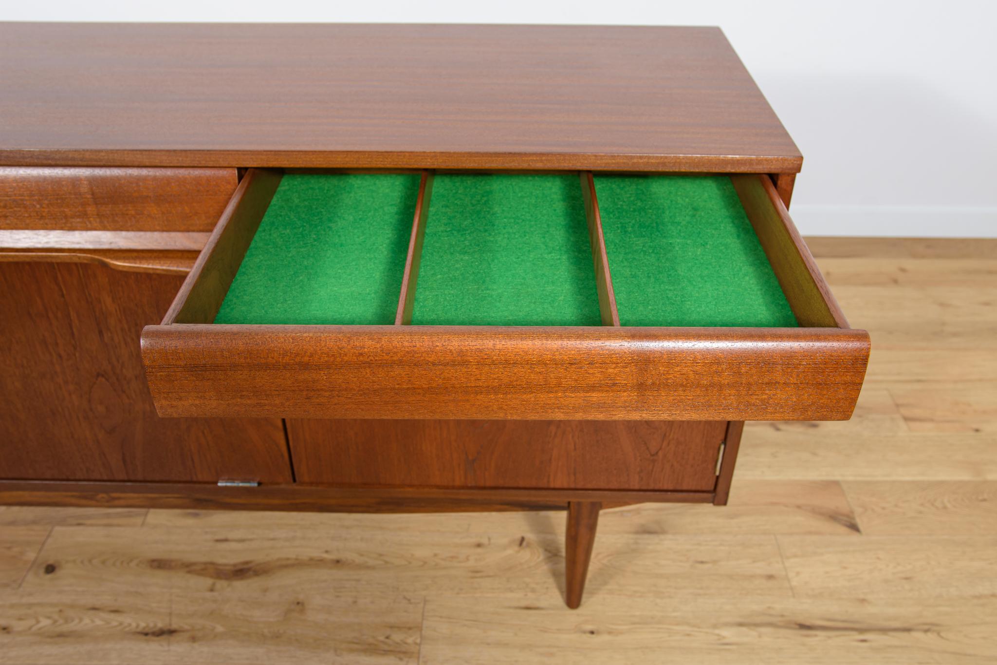 Mid-Century British Teak Sideboard, 1960s For Sale 7