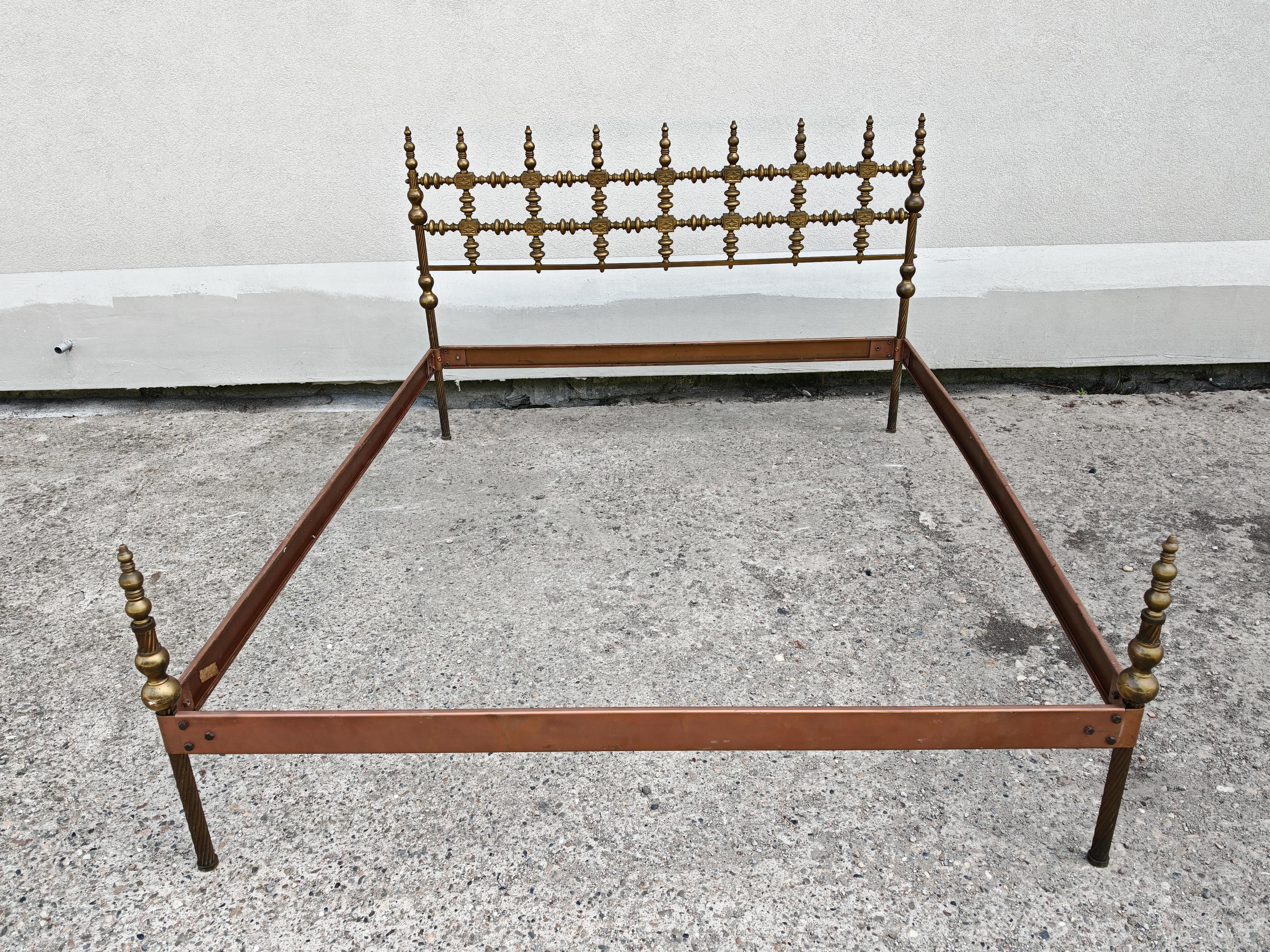 italien Lit en bronze et cuivre du milieu du siècle attr. à Osvaldo Borsani, Italie années 1950 en vente