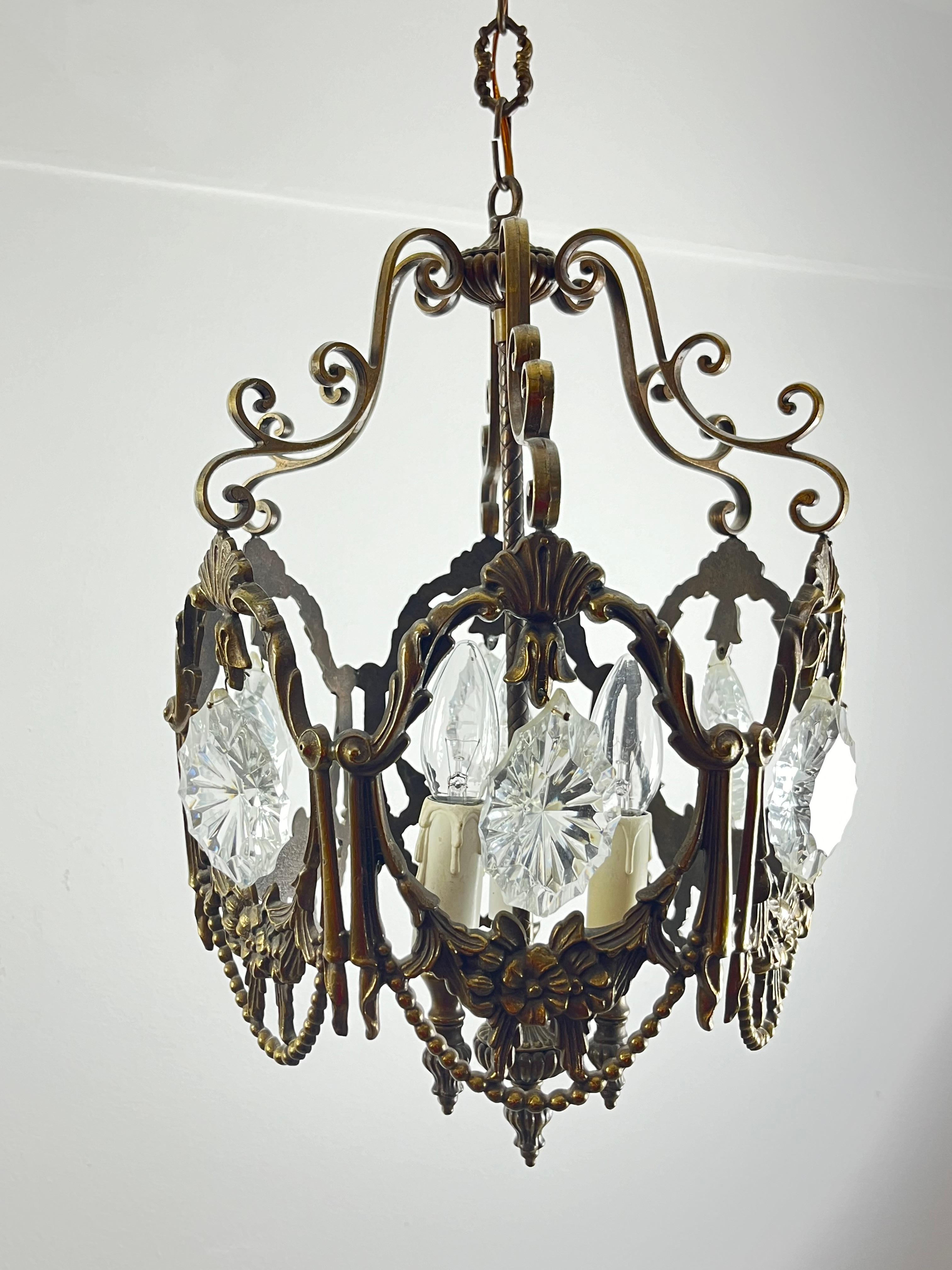 Mid-Century Bronze And Crystal Chandelier Attributed To Maison Baguès  1940s For Sale 1