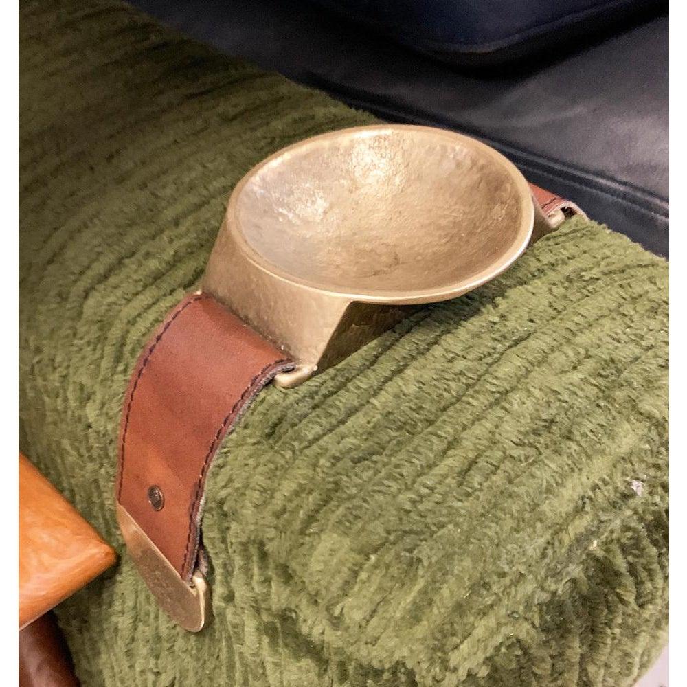 Mid-Century Bronze and Leather Armrest Bowl or Ashtray, 1960s, in Very Good conditions. Designed 1960 to 1969.

Additional information:
Materials: Leather, Metal
Style: Mid-Century Modern 
Color: Brown
Item Type: Vintage, Antique or