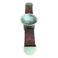 Cendrier ou bol à accoudoir en bronze et cuir du milieu du siècle, années 1960