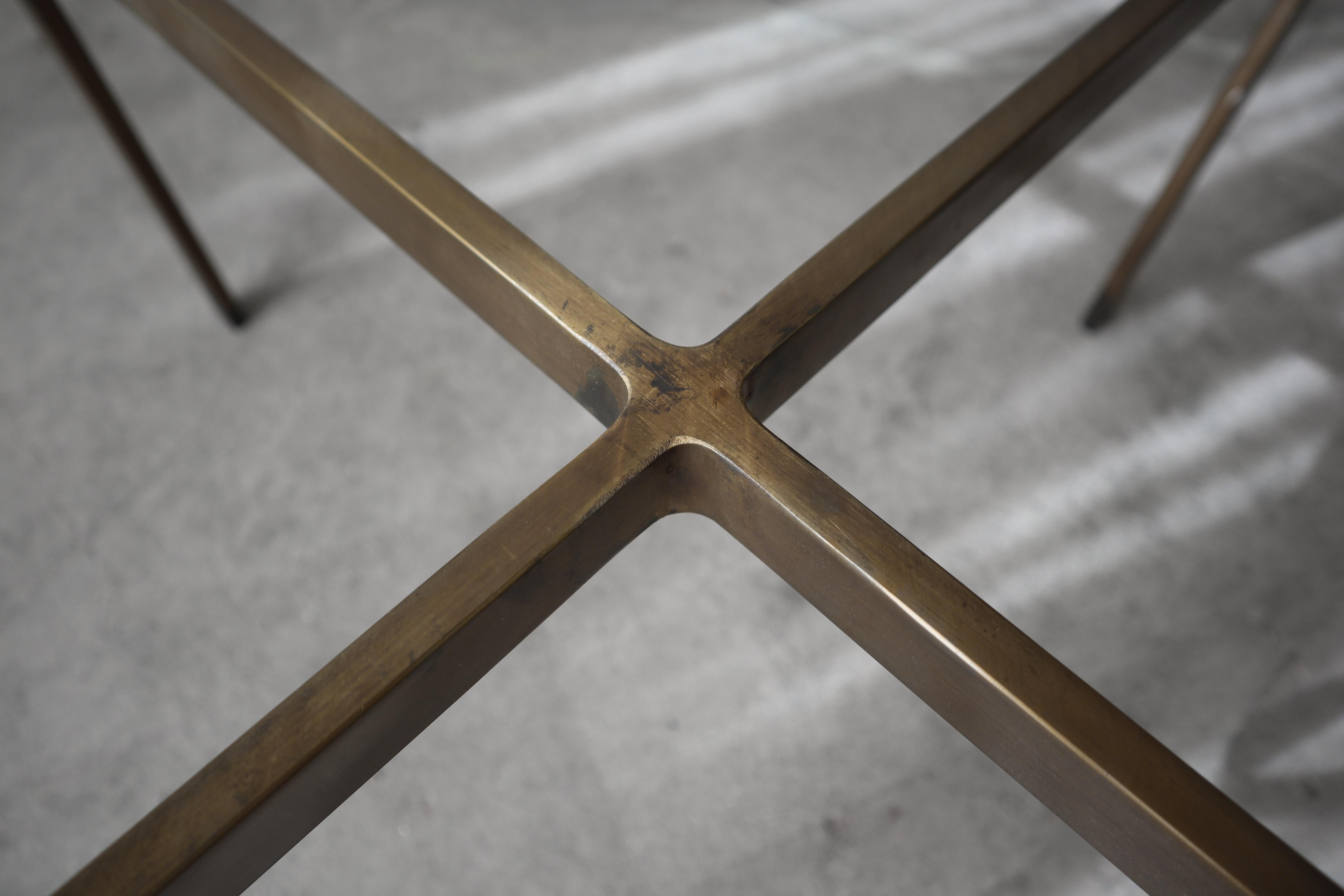 Base de table basse en bronze de style barcelonais du milieu du siècle en vente 2