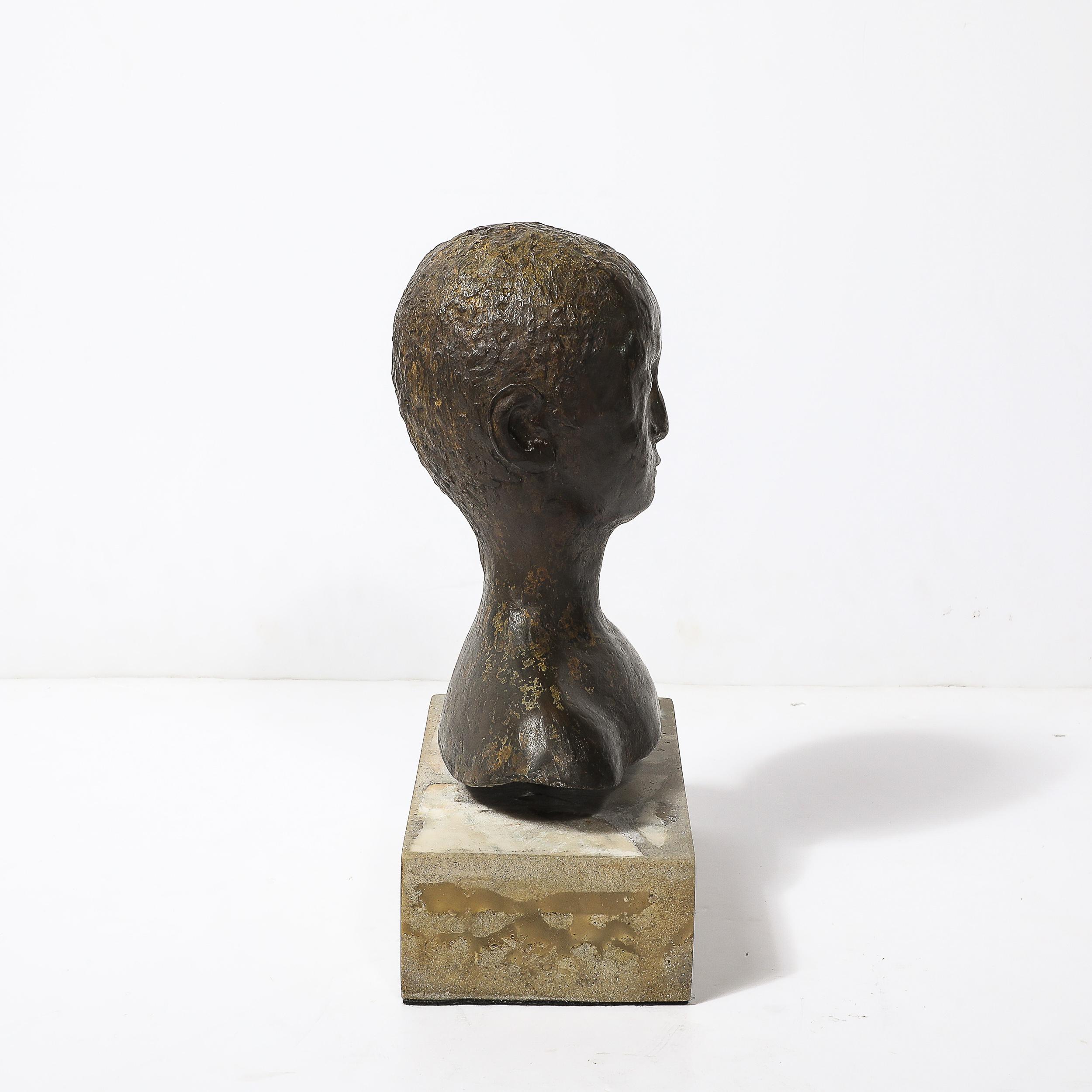 Scultura in bronzo di metà secolo su base di pietra e cemento firmata Khalil Gibran in vendita 1