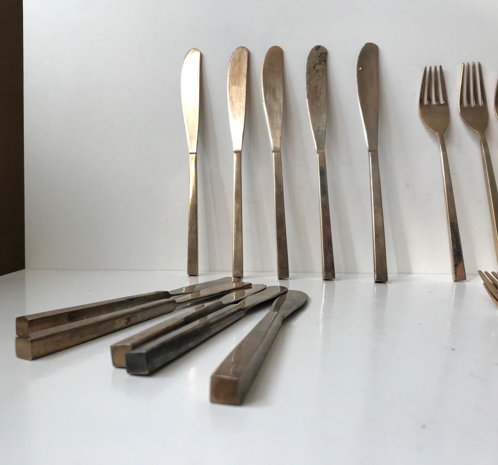 Danish Midcentury Bronze Cutlery by Prince Sigvard Bernadotte, Scanline 1950s, 32 Pcs