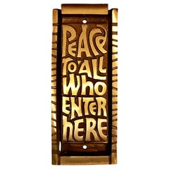 Heurtoir de porte en bronze du milieu du siècle "Paix à tous ceux qui entrent ici":: 1969