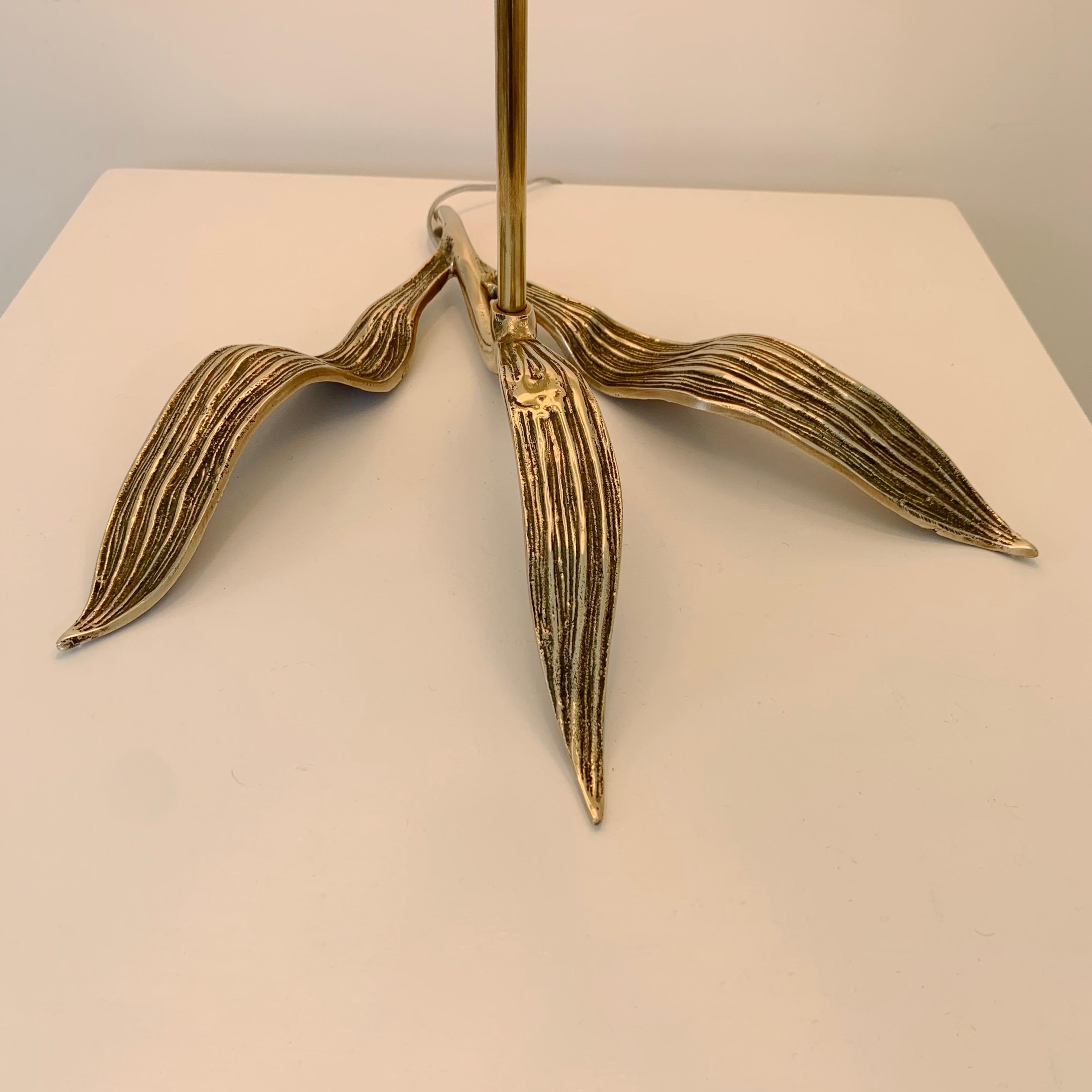 Mid-Century Bronze Flower and Leaves Table Lamp, circa 1970, France. For Sale 7