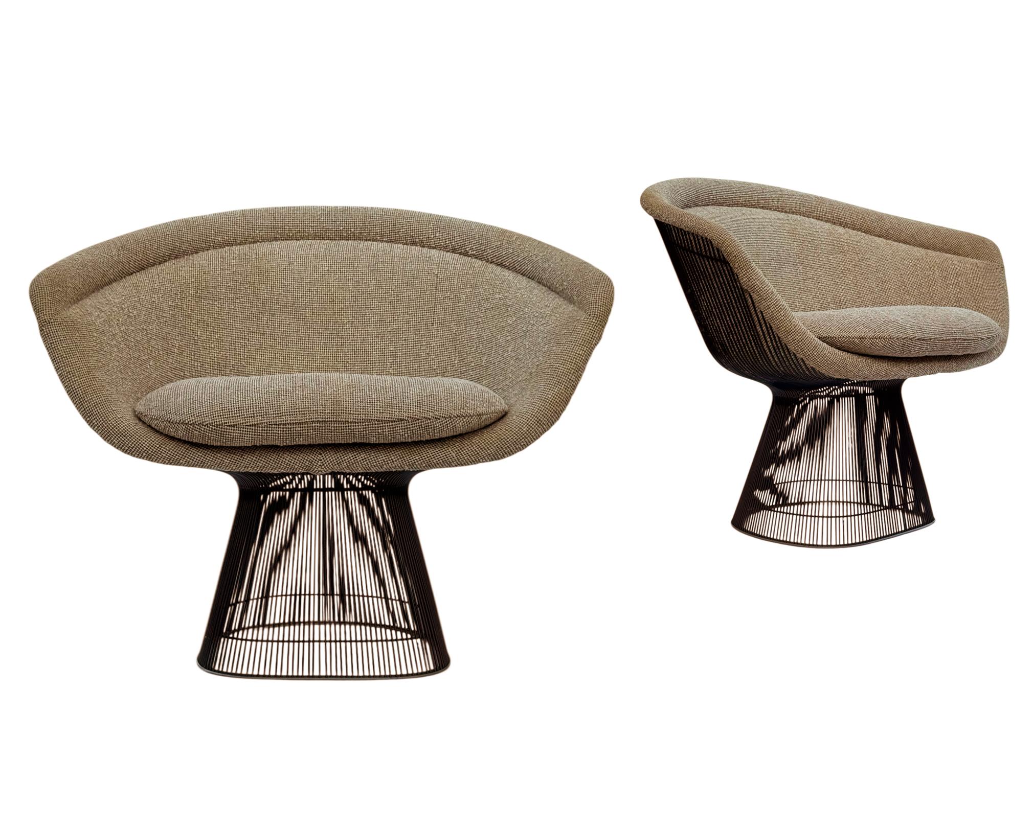 Sillas Slipper Lounge de mediados de siglo con estructura de bronce Warren Platner para Knoll Tela en venta