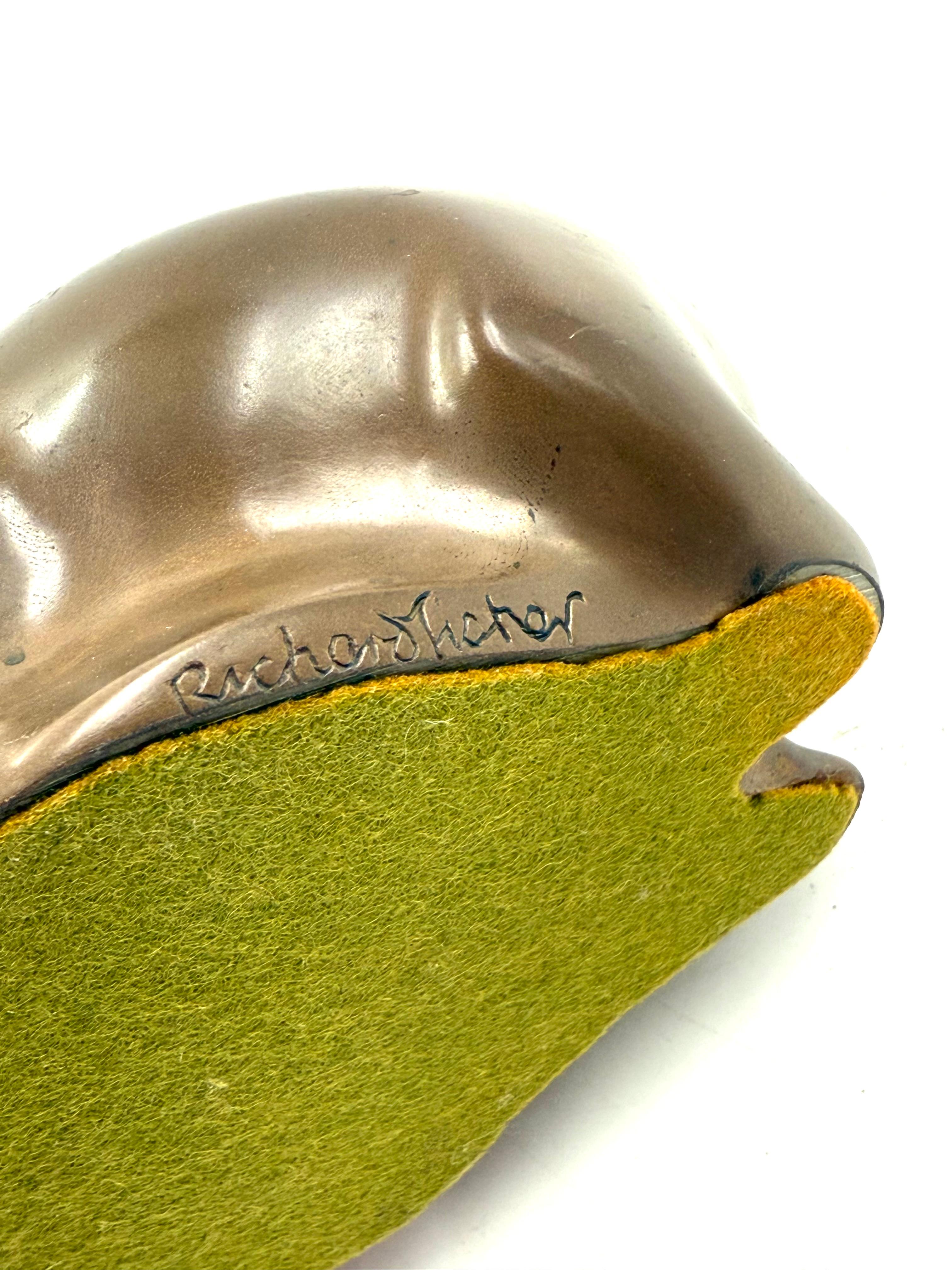 Mid-century bronze otter sculpture, Richard Fisher 1950 in vendita 5