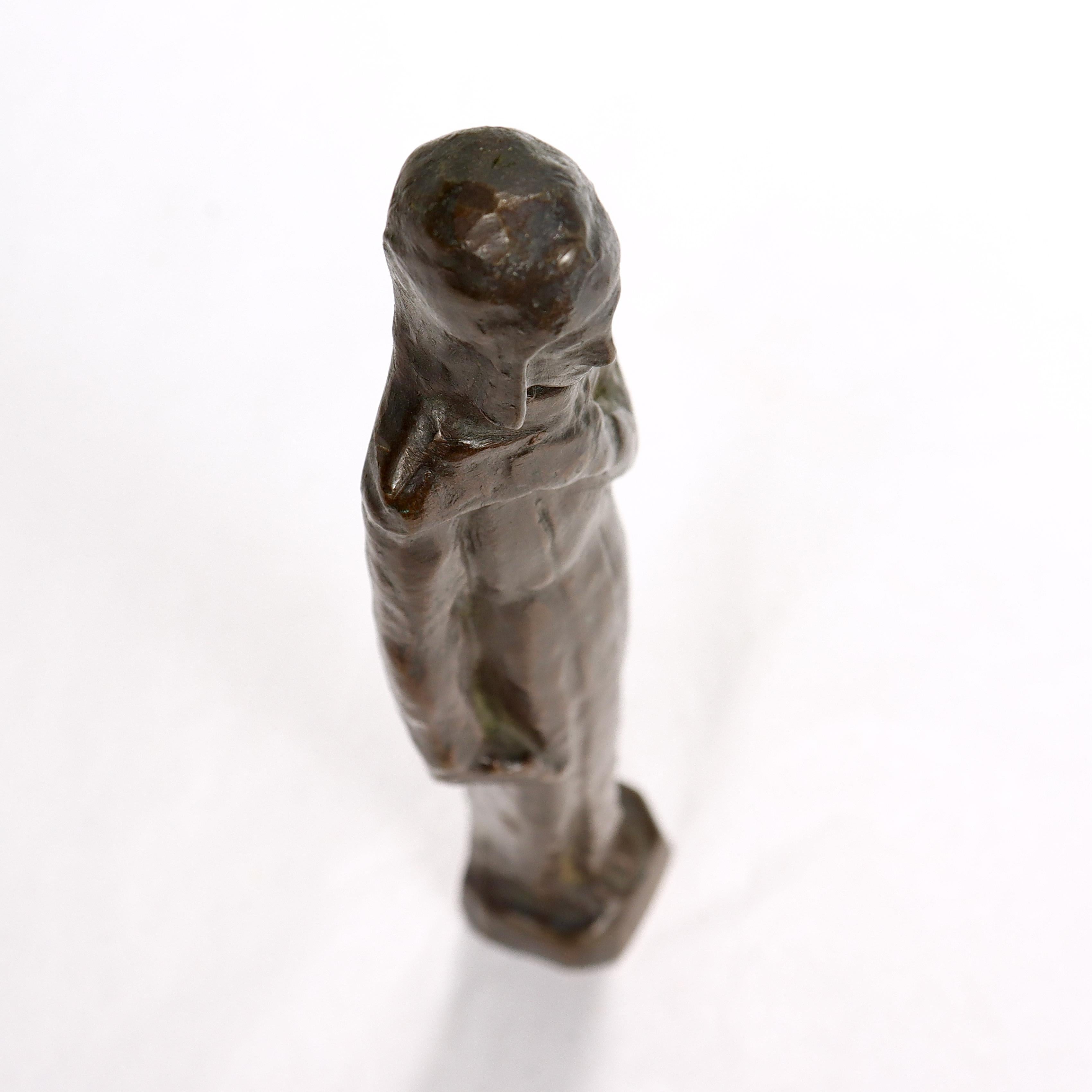 Bronze-Skulptur eines Franziskanermönchs aus der Mitte des Jahrhunderts im Angebot 6