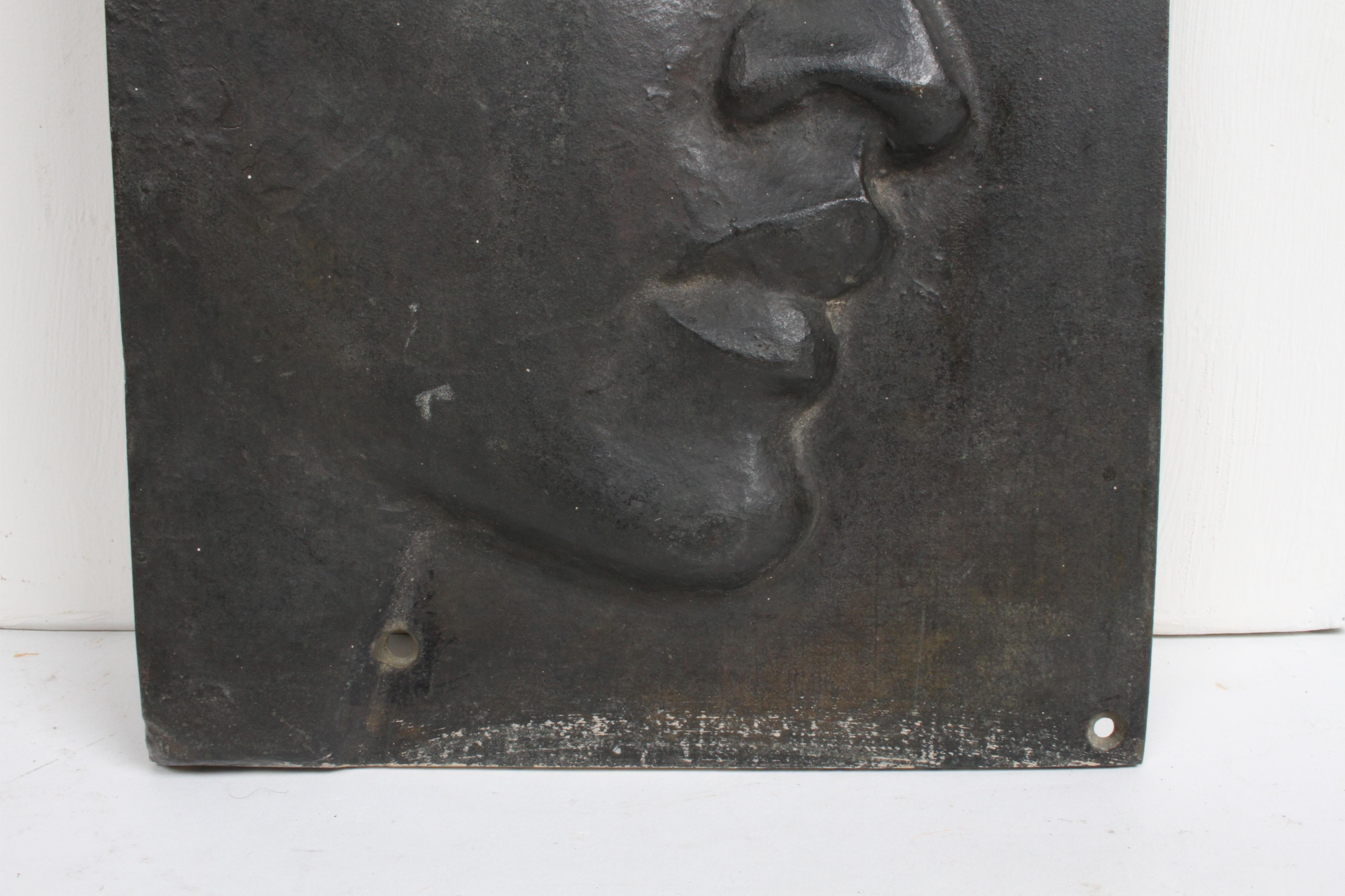 profil de femme en bronze du milieu du siècle dernier par Sacha S. Schnittmann en vente 1