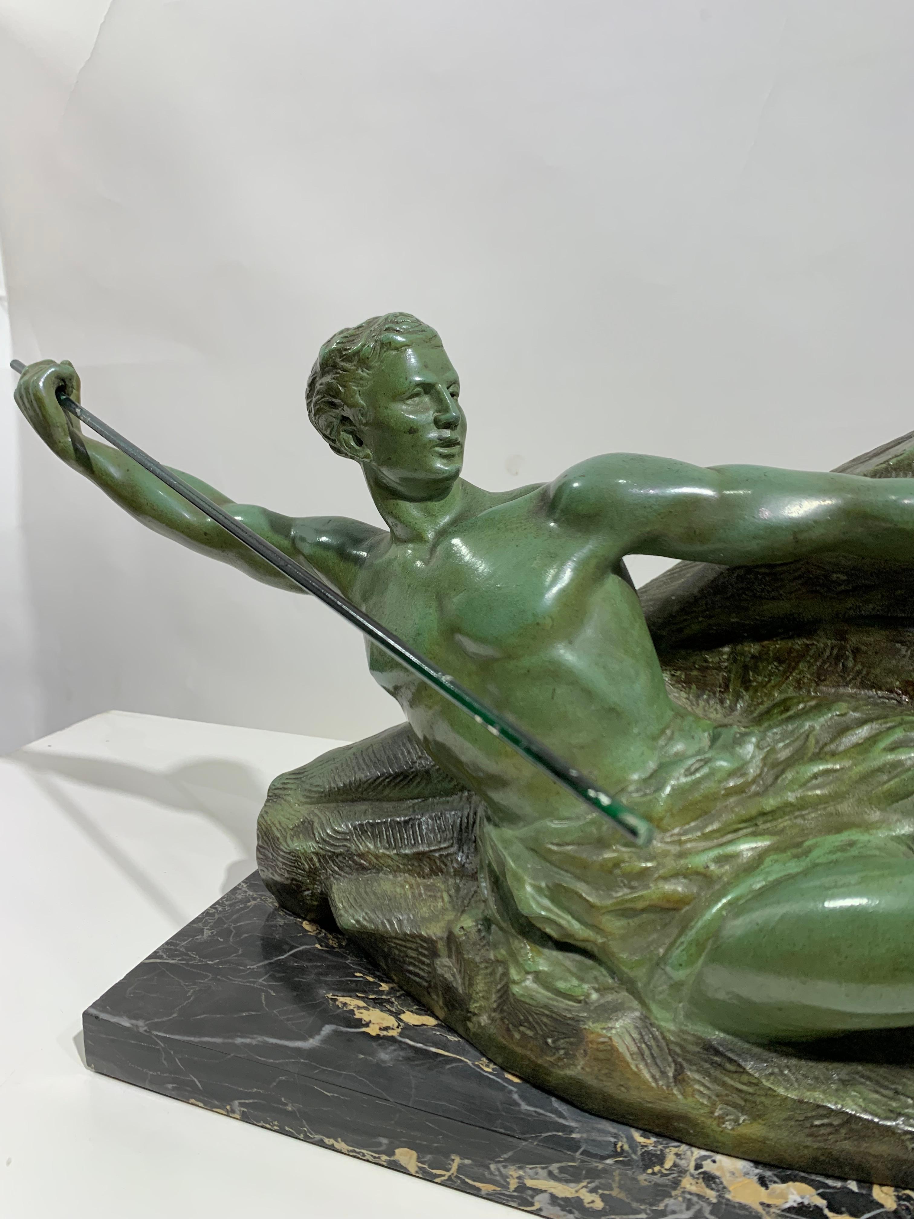 Scultura in bronzo di metà secolo con timbro Editions Deluen e firma LASRA in vendita 3