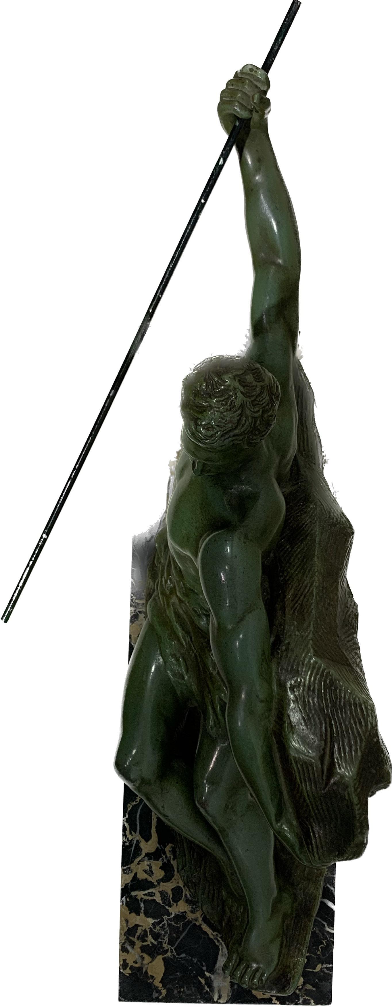 Bronzo Scultura in bronzo di metà secolo con timbro Editions Deluen e firma LASRA in vendita