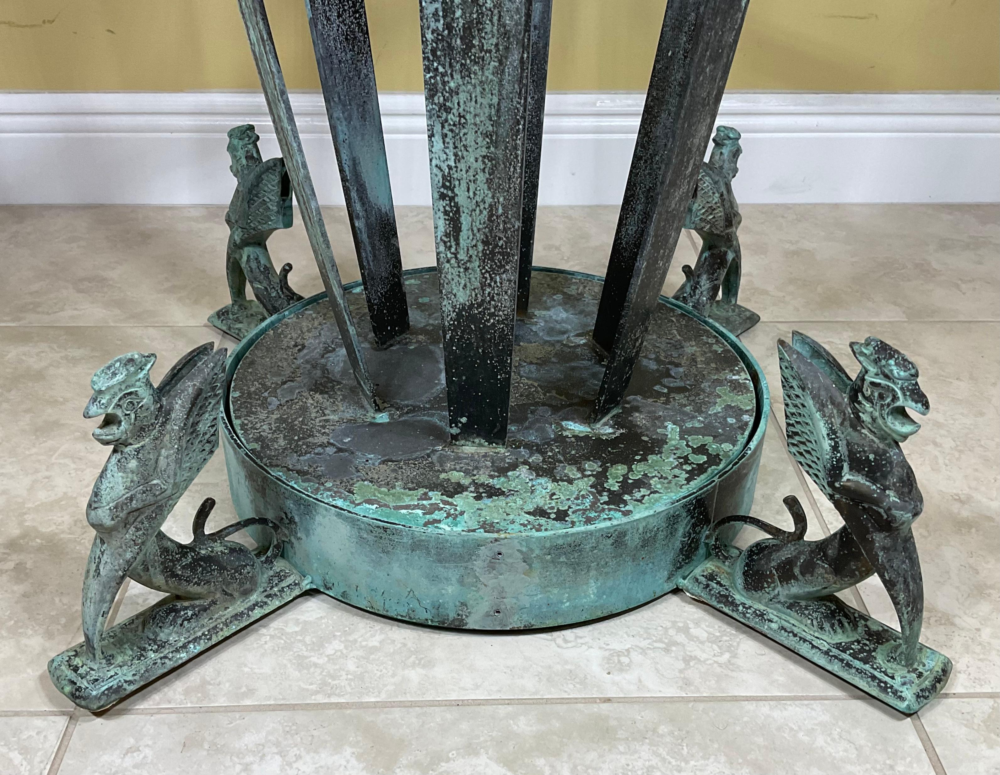 Laiton Base de table en bronze du milieu du siècle dernier en vente