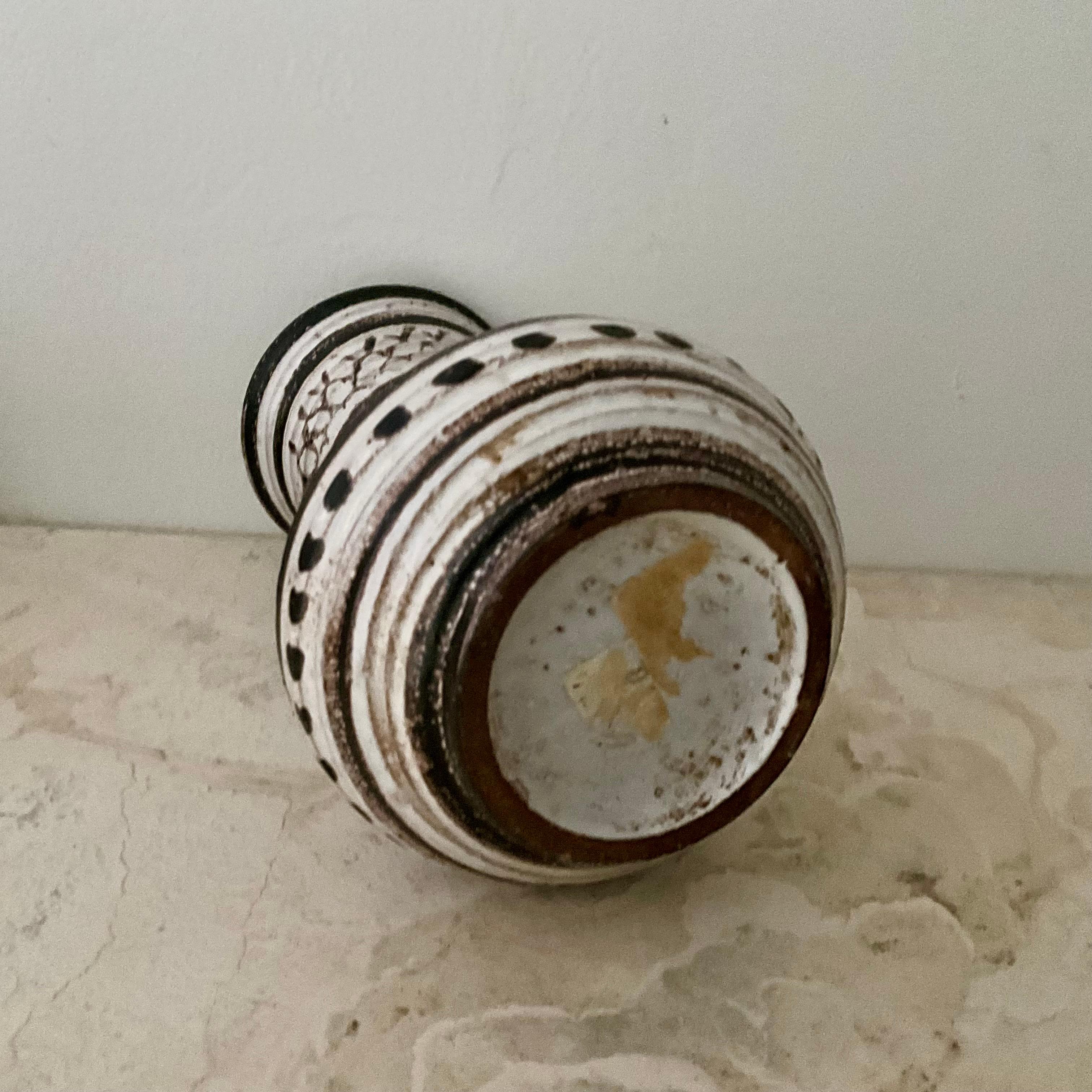 Mid-Century Brown and White Studio Pottery Vase, 9.5” High In Good Condition For Sale In West Palm Beach, US