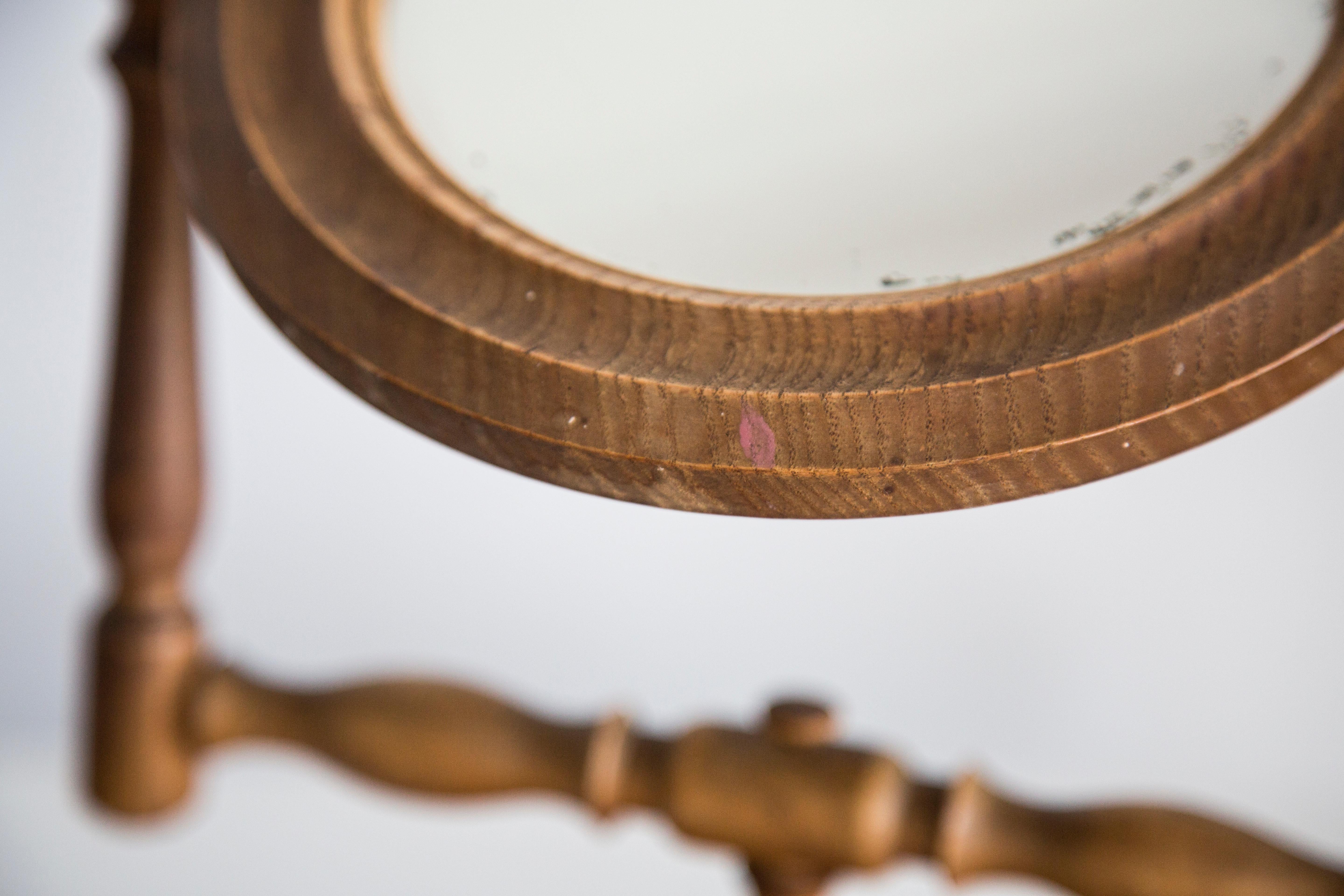 Métal Miroir de table décoratif du milieu du siècle, de couleur Brown, dans un cadre en Wood, Italie, années 1960 en vente