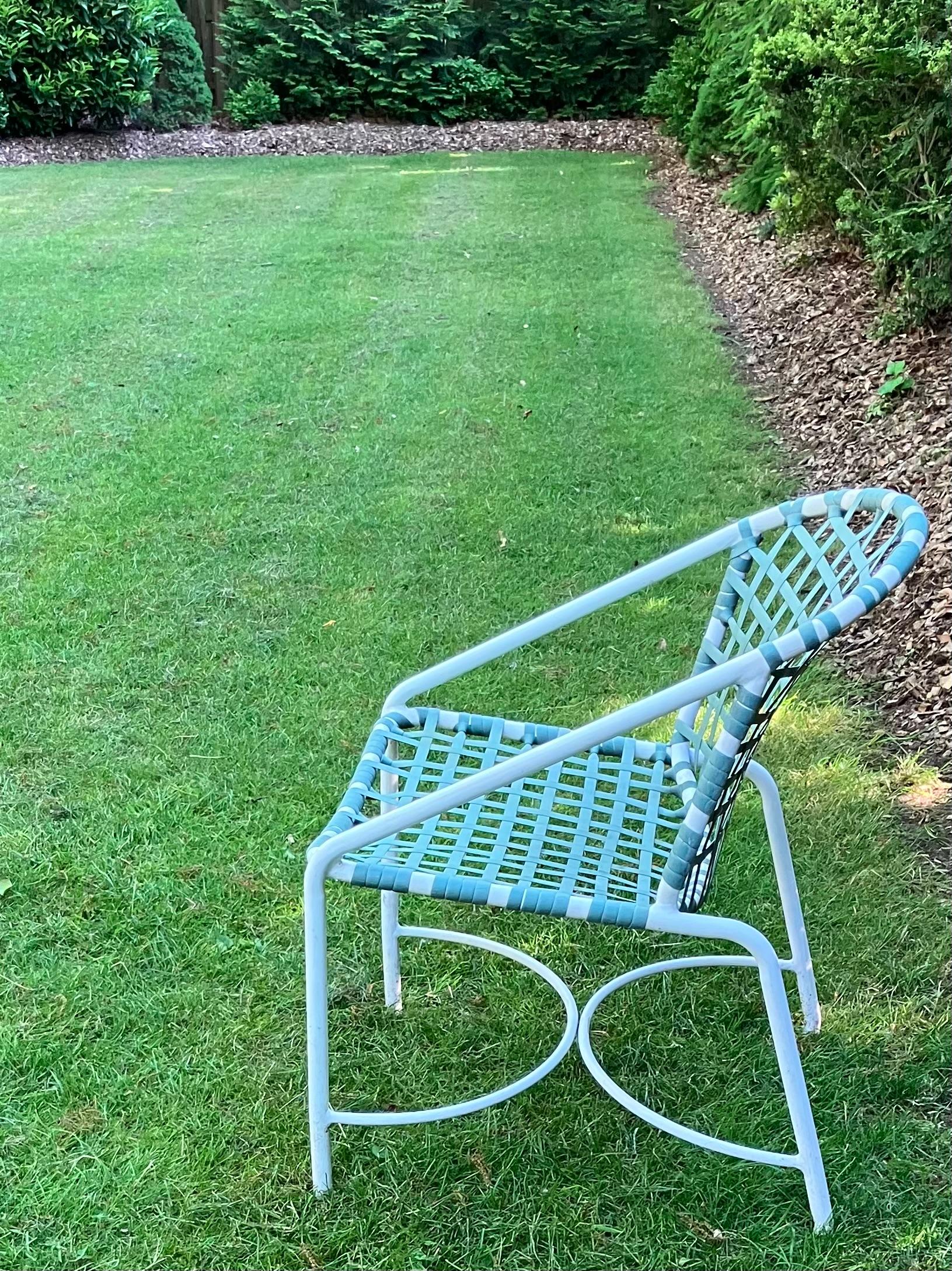 Mid-Century Brown Jordan chair. Vintage aluminum chair by Brown Jordan. United States, 1960's

Dimensions: 23