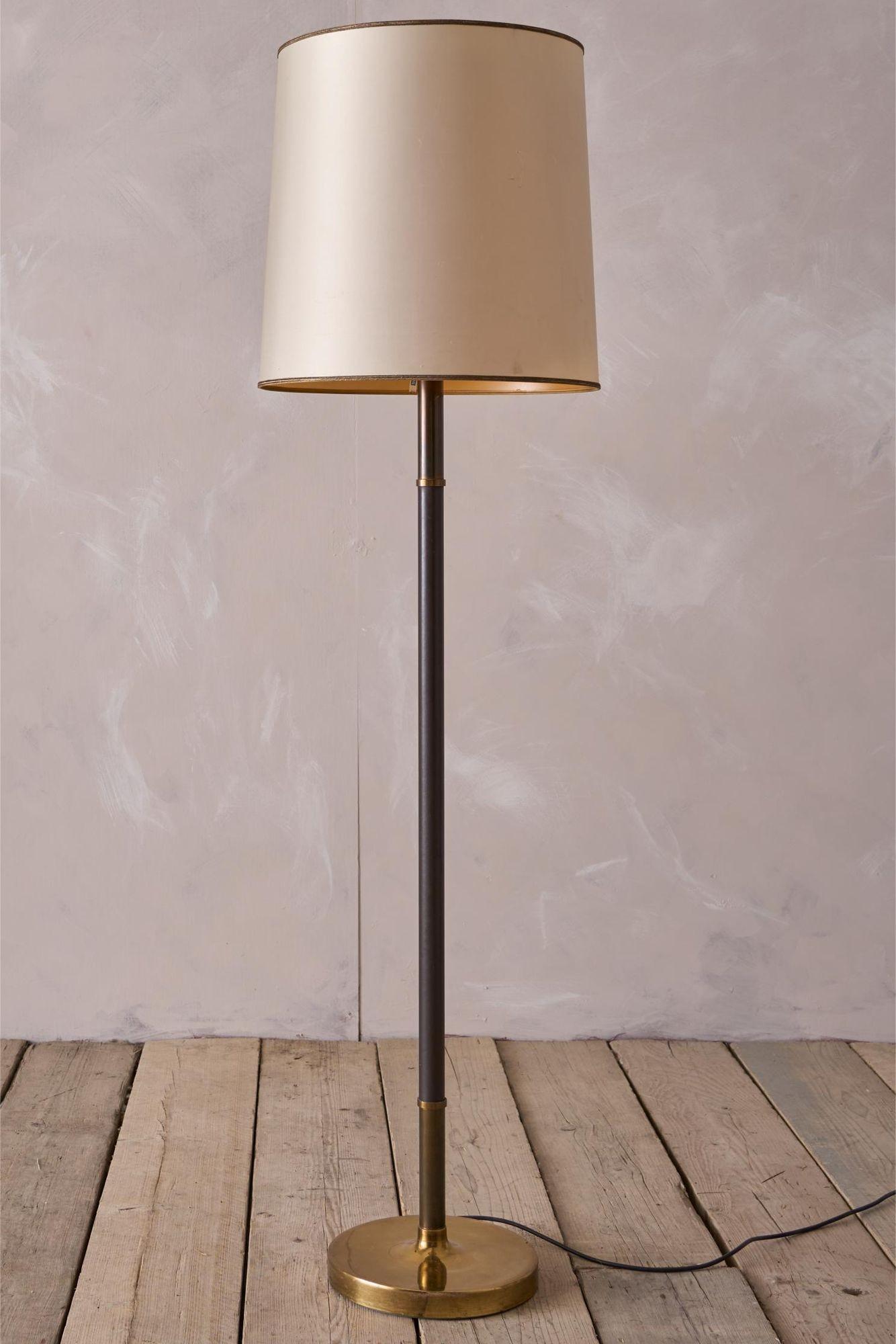Mid century brown leather and brass floor lamp In Good Condition For Sale In Malton, GB