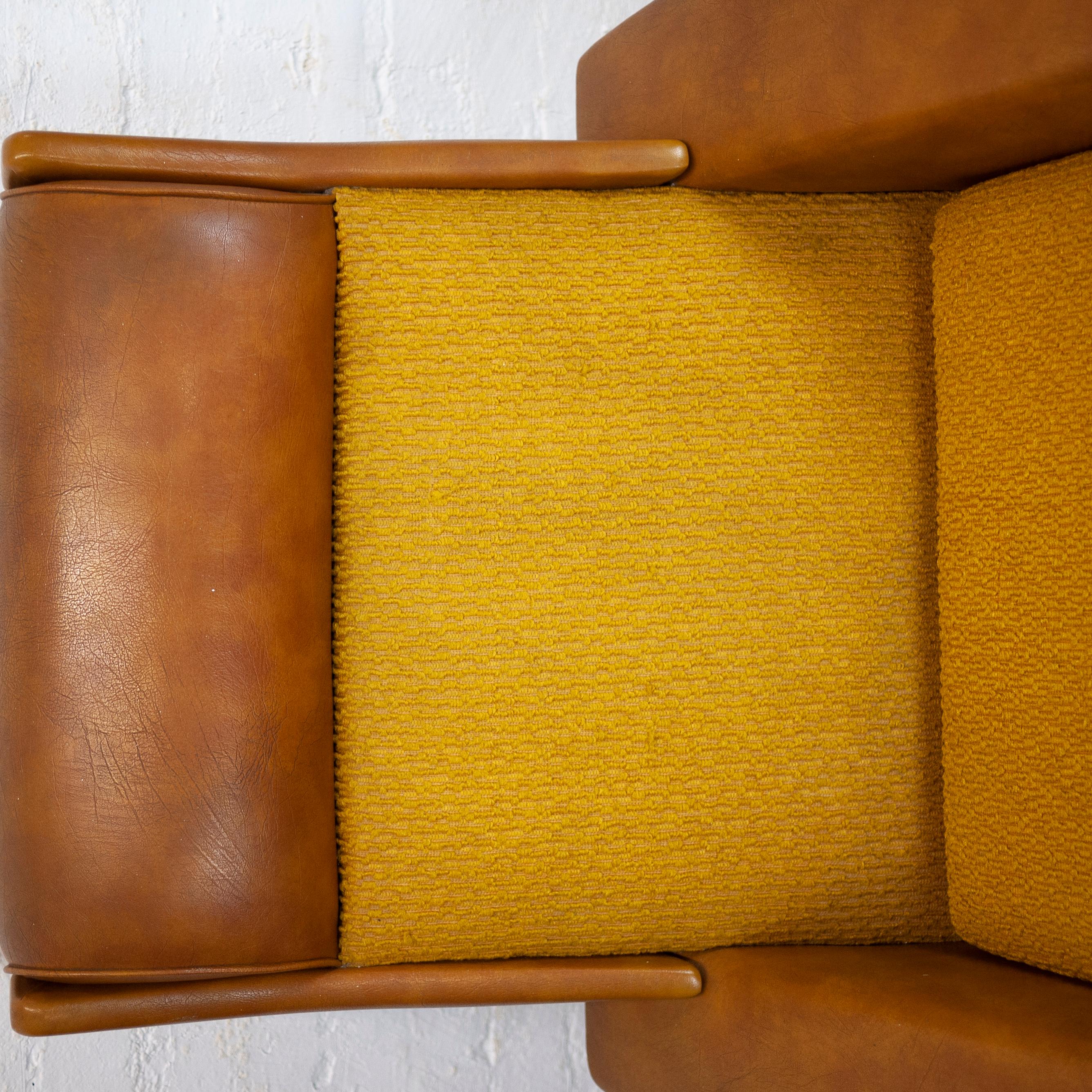 Mid-Century Brown Leather and Mustard Textured Fabric Armchair, 1970s For Sale 1