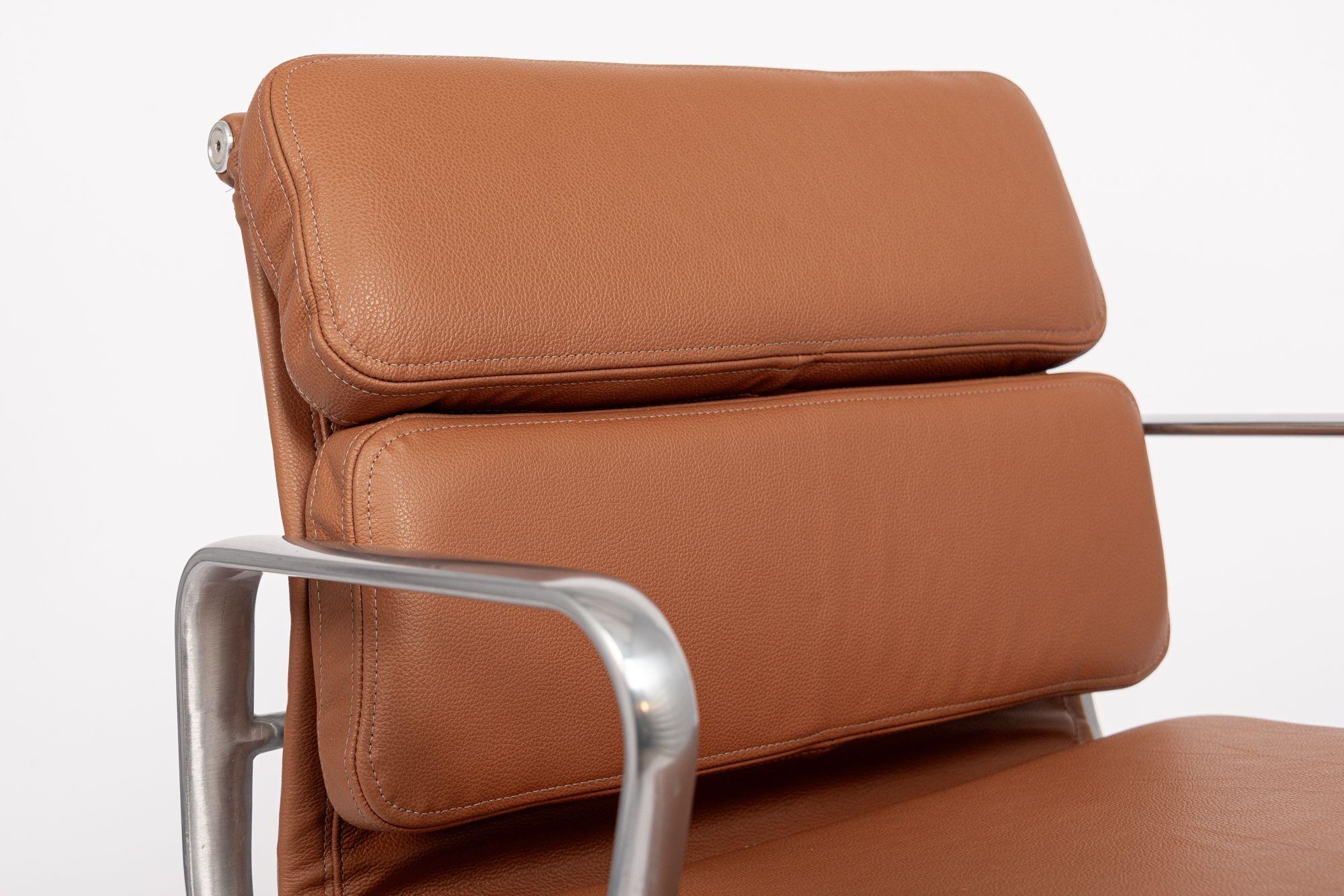 Mid Century Brown Leather Desk Chair von Eames für Herman Miller im Angebot 5