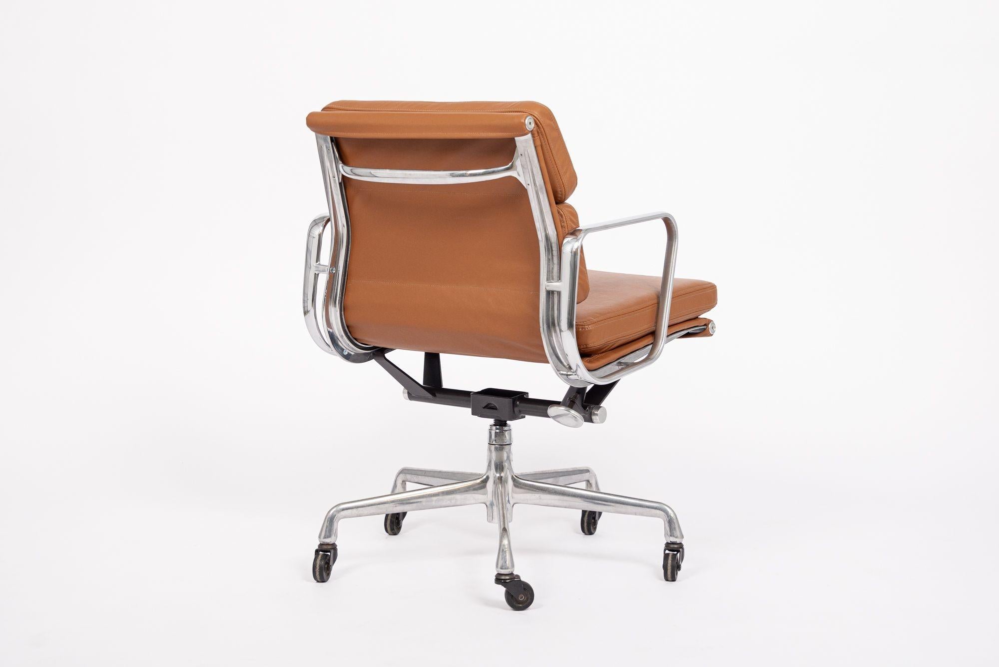 Mid Century Brown Leather Office Chair by Eames for Herman Miller 2000s In Good Condition For Sale In Detroit, MI
