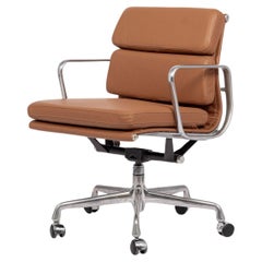 Chaise de bureau en cuir Brown du milieu du siècle dernier par Eames pour Herman Miller années 2000