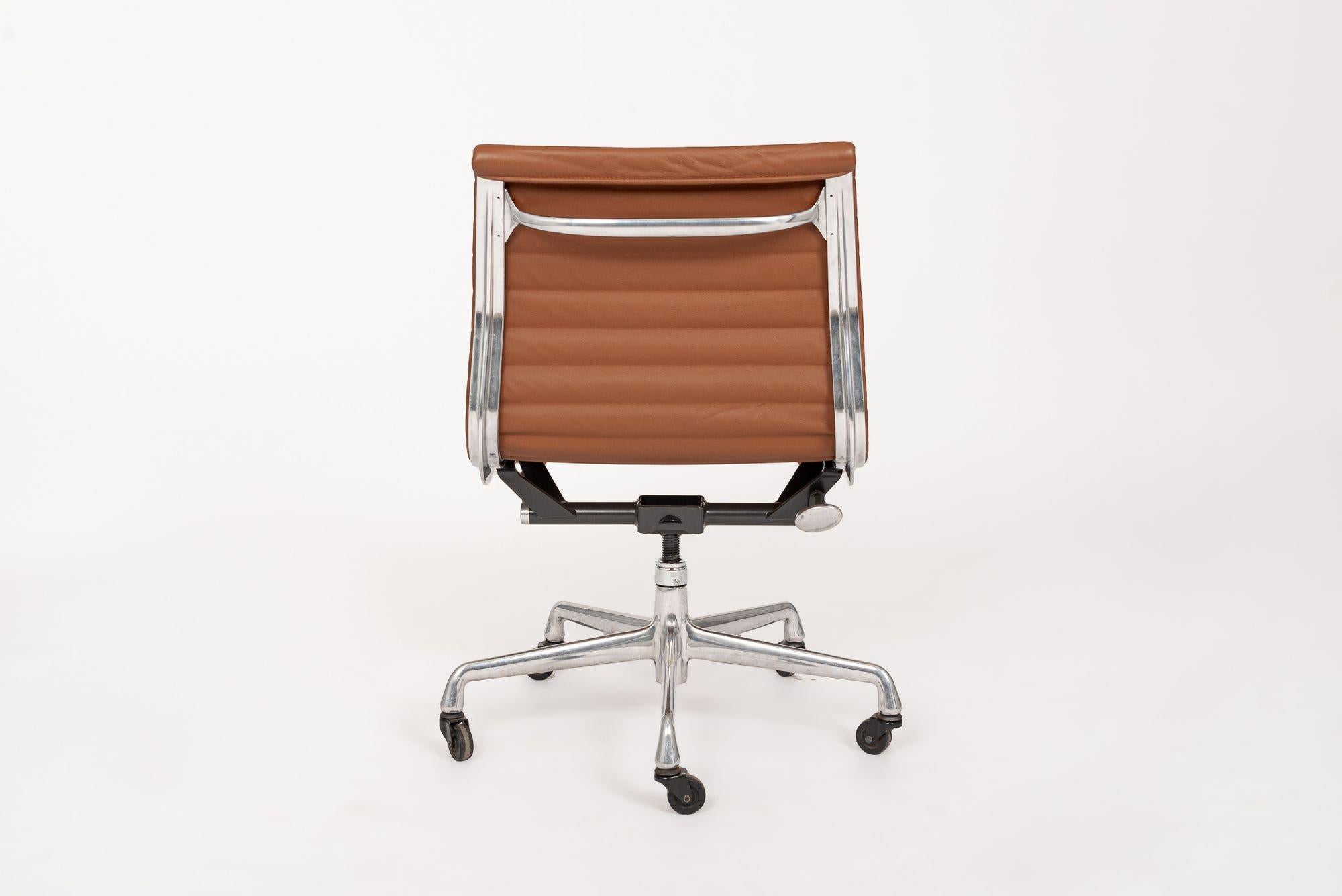 Herman Miller Eames Brown Leather Office Chair Thin Pad In Good Condition For Sale In Detroit, MI