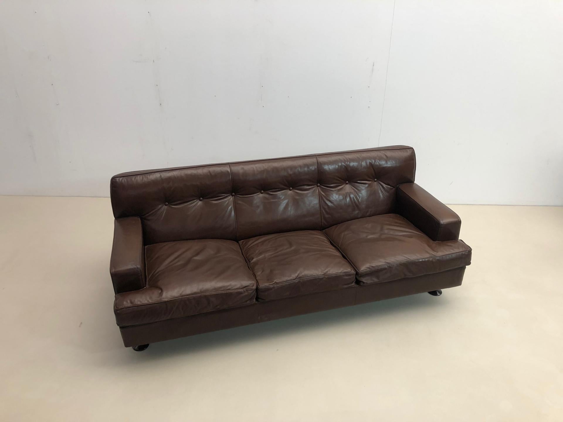 Divano quadrato in pelle marrone di metà secolo di Marco Zanuso per Arflex, anni '60 in vendita 1