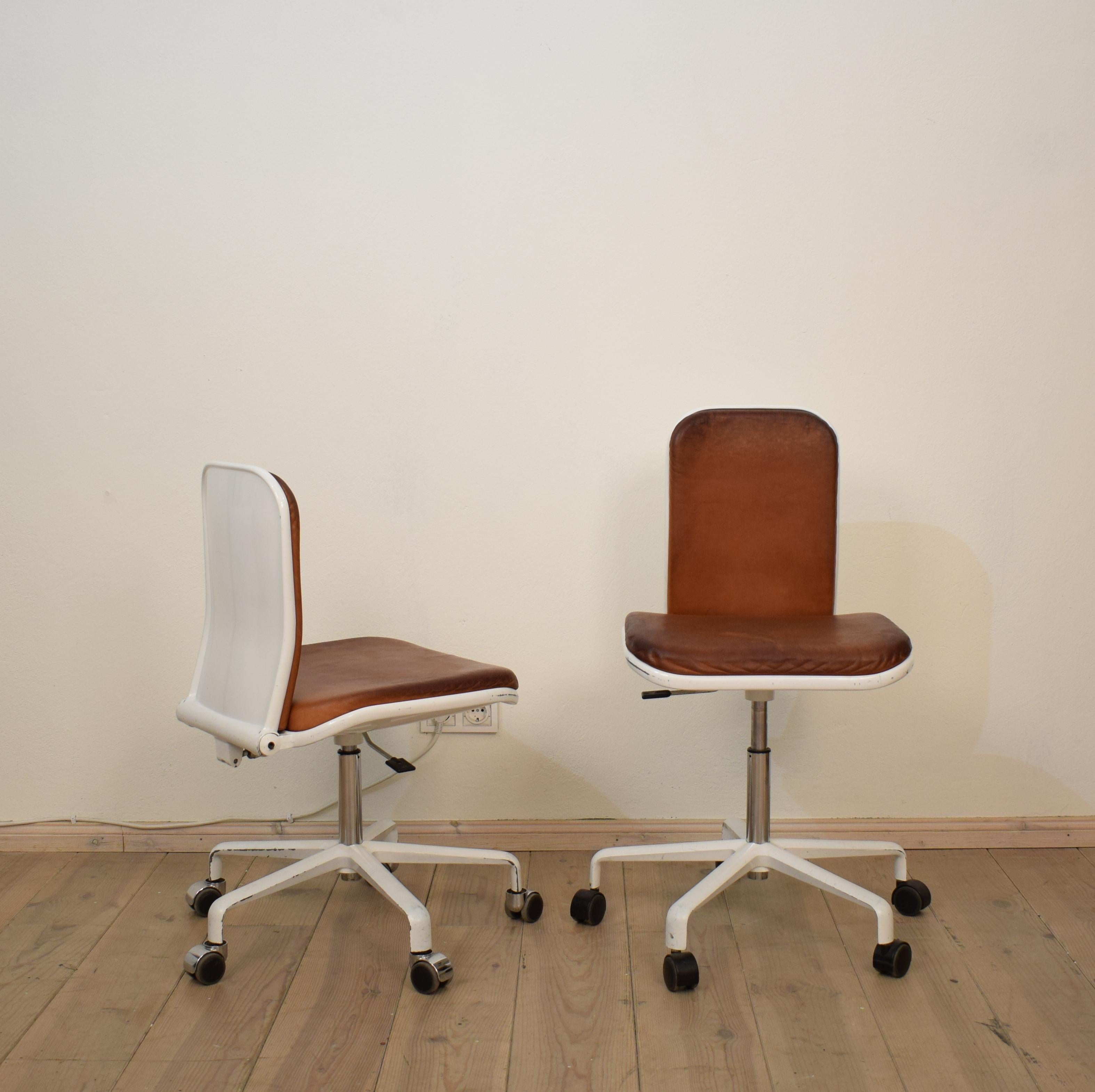 Aluminum Midcentury Brown Leather Supporto Office Chairs by Fred Scott for Hille, 1980