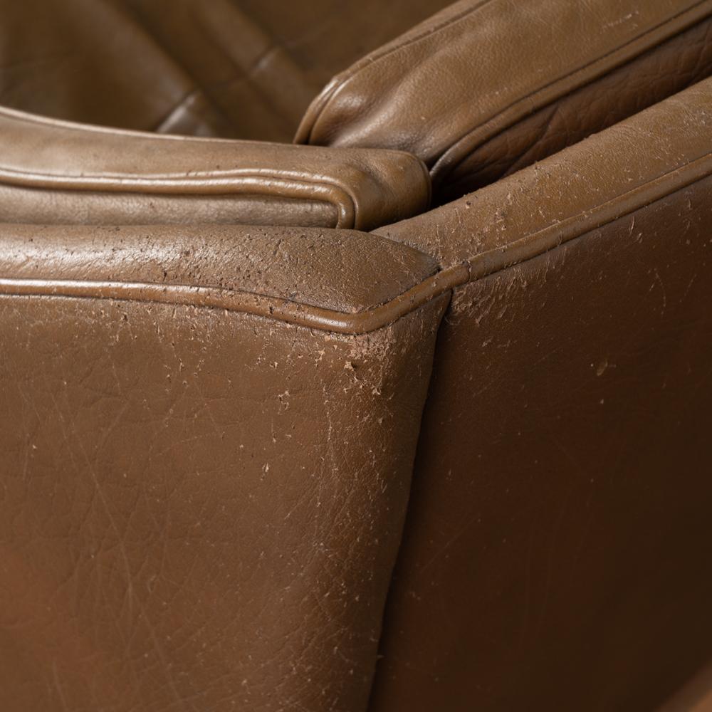 Midcentury Brown Leather Three Seat Sofa, Denmark, circa 1960-70 For Sale 3