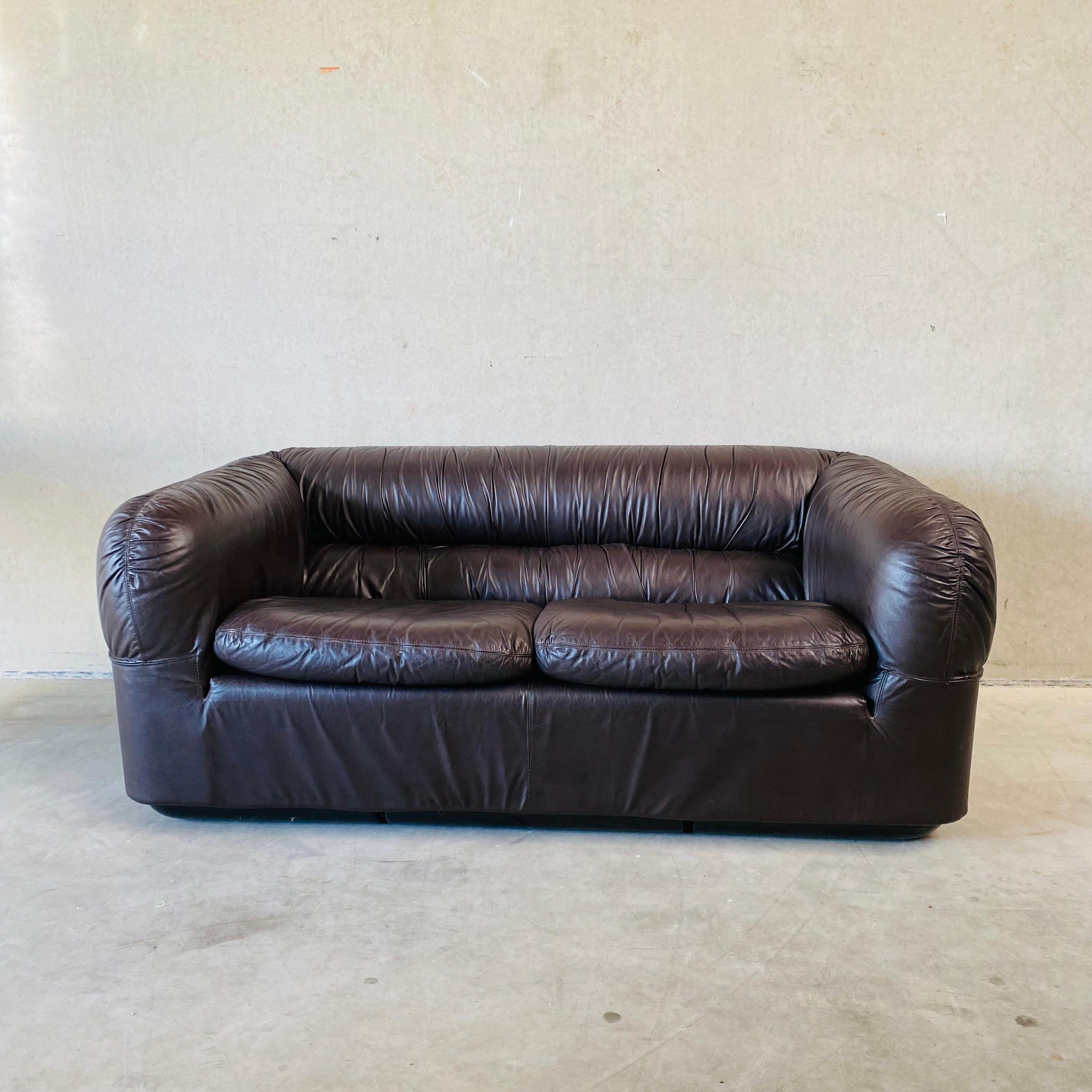 Mid-Century Brown Leather Two-seater Sofa, Italy 1970 For Sale 9