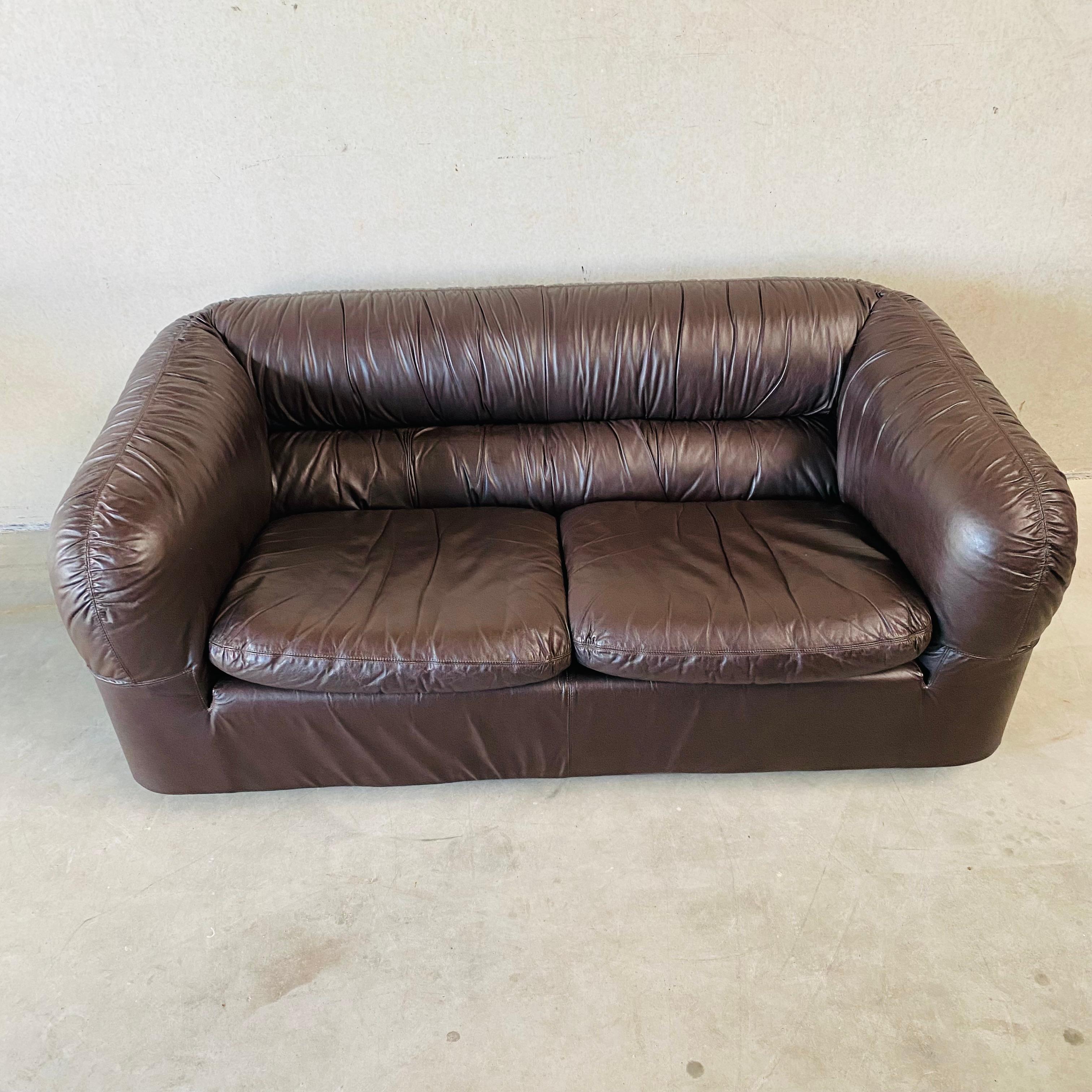 Mid-Century Brown Leather Two-seater Sofa, Italy 1970 For Sale 2