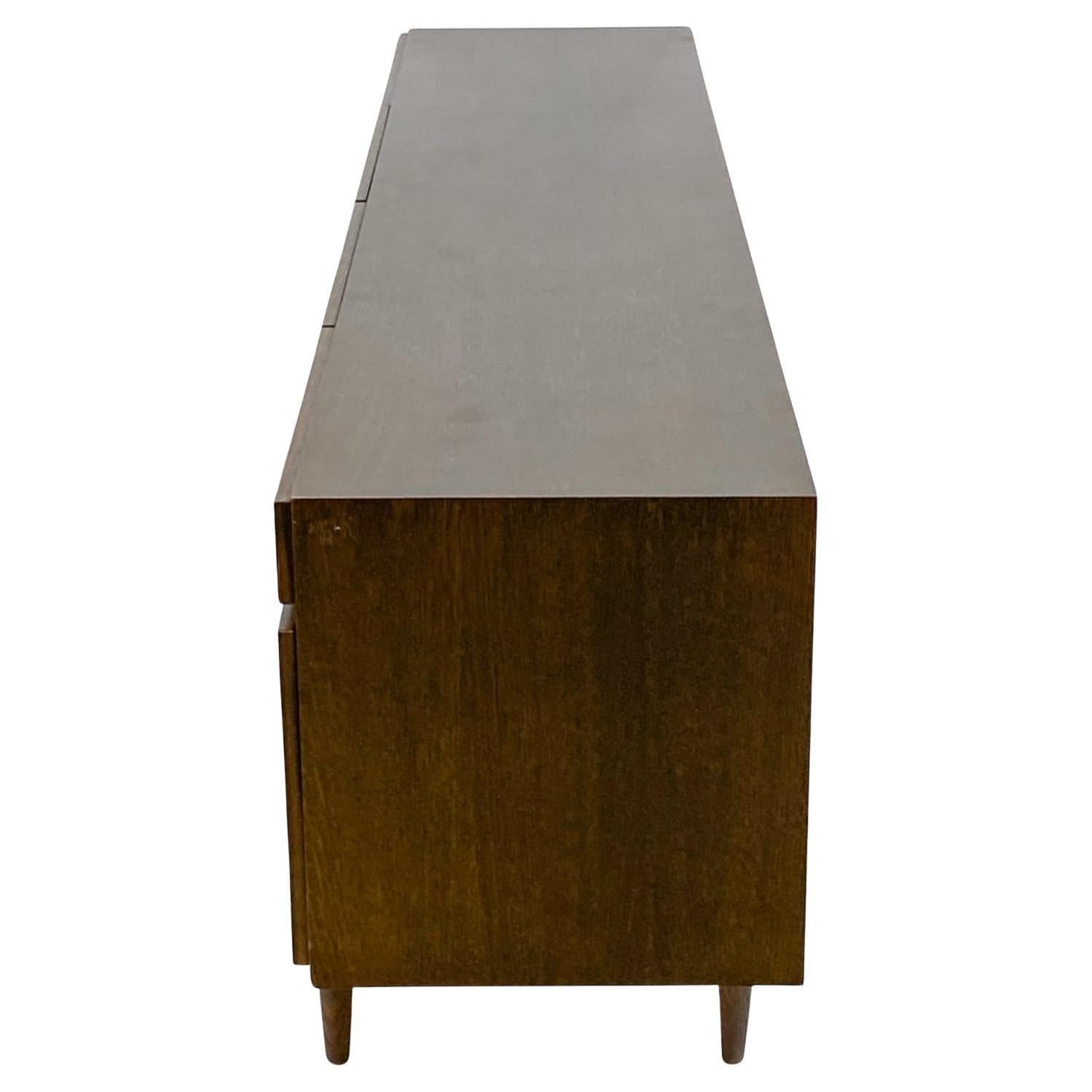 Mid century brown oak Credenza by Ib Kofod-Larsen Faarup Møbelfabrik Model FA66 In Good Condition In Brooklyn, NY