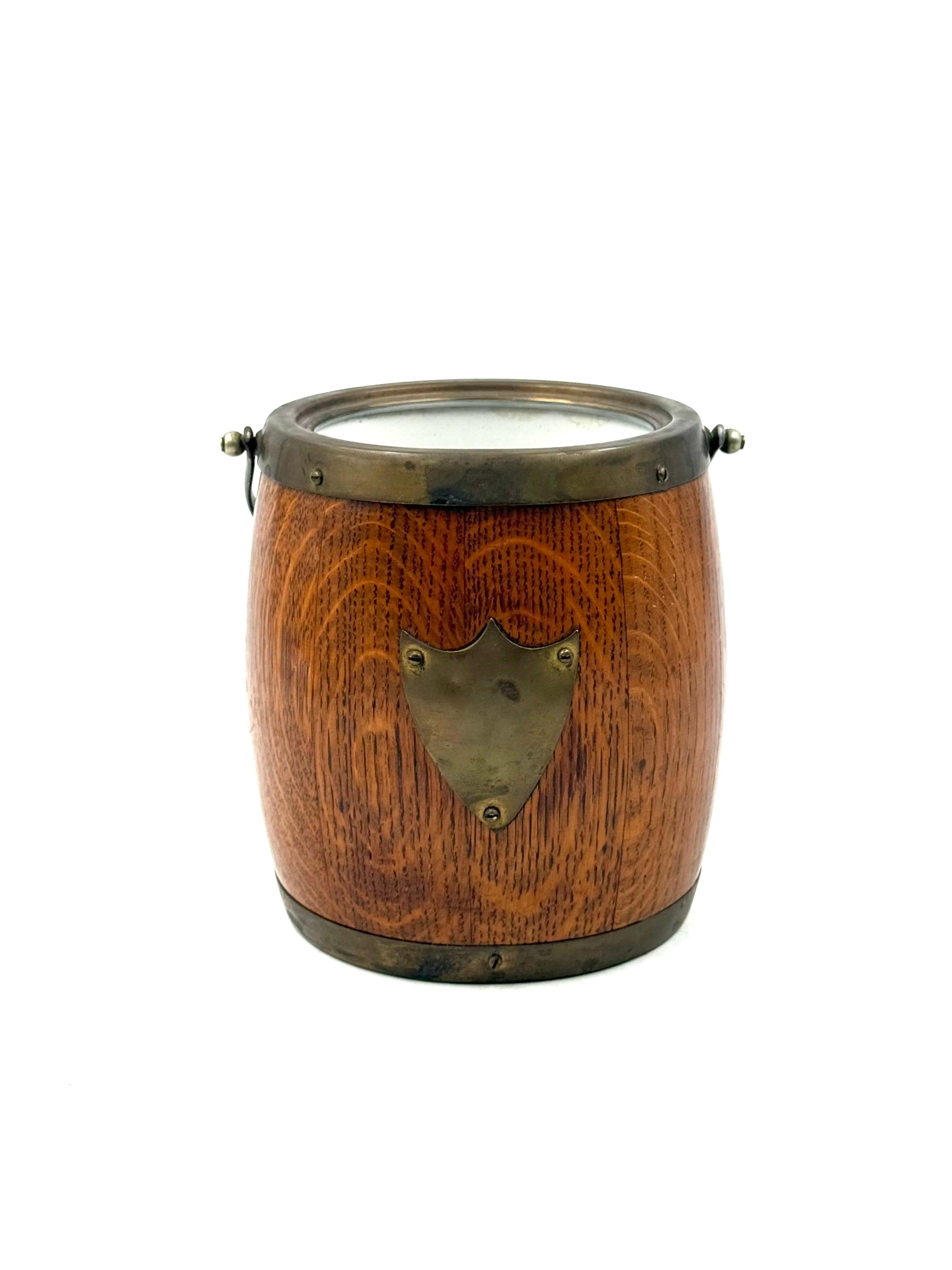 Wood Mid-century brown oak ice bucket, Italy 1950s For Sale