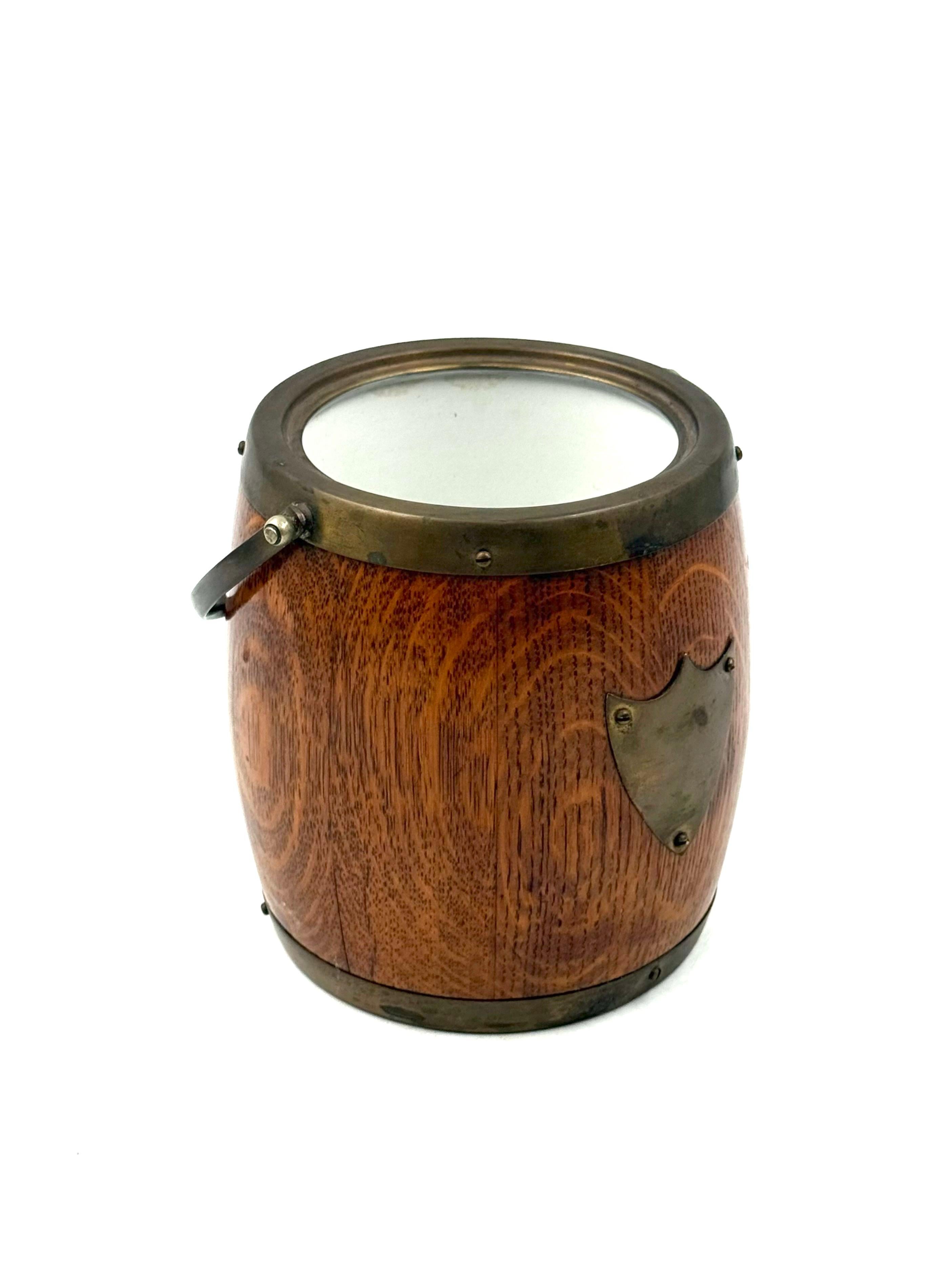 Mid-century brown oak ice bucket, Italy 1950s For Sale 2