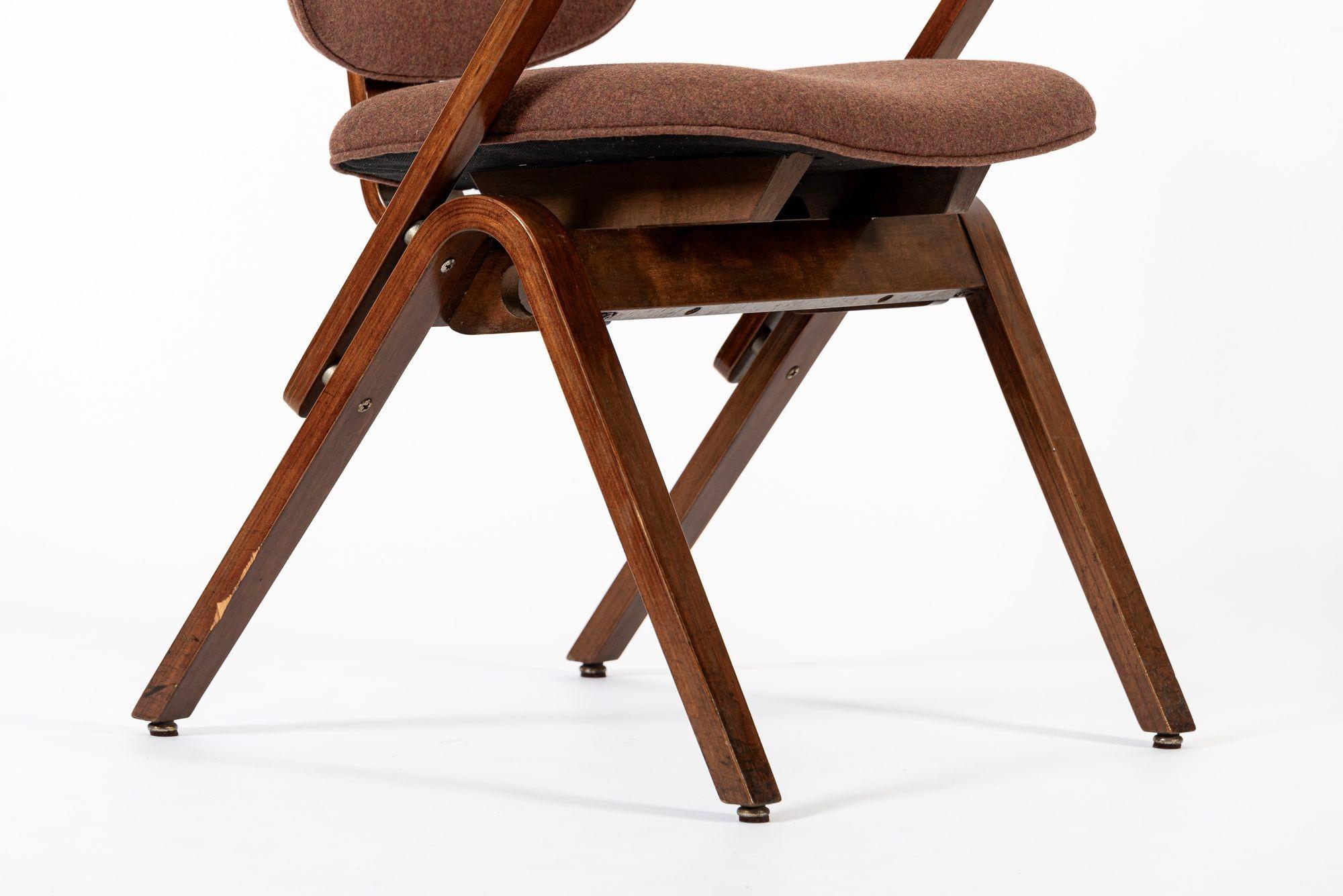Braune Sperrholz-Sessel aus der Mitte des Jahrhunderts von Joe Atkinson für Thonet, 3 Stück im Angebot 3