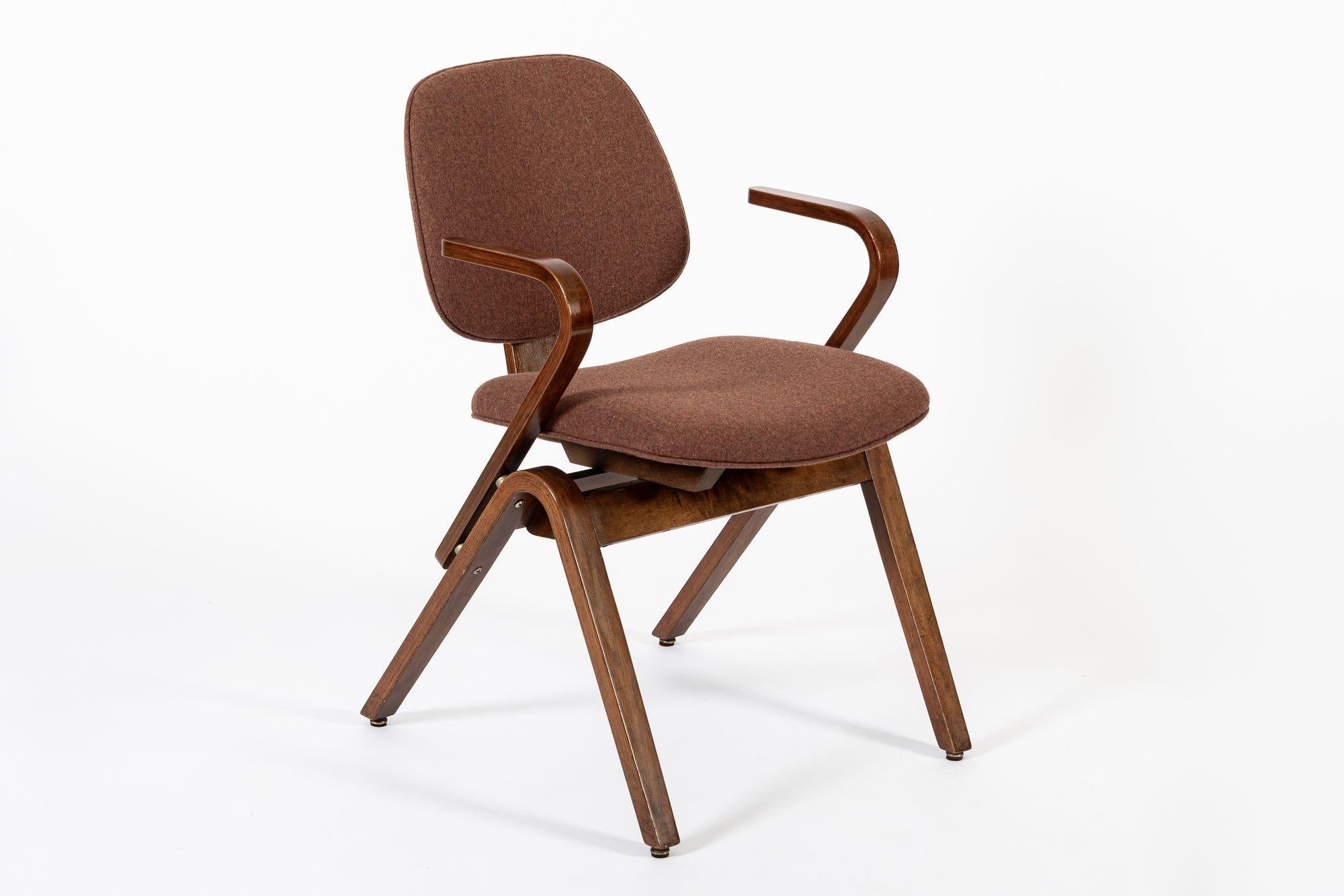 Braune Sperrholz-Sessel aus der Mitte des Jahrhunderts von Joe Atkinson für Thonet, 3 Stück im Angebot 1