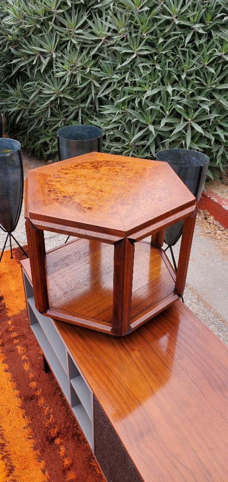 Mid Century Brown - Saltman Wurzelholz Sechseckiger Beistelltisch von John Kea 1950er 1960er Jahre im Angebot 11