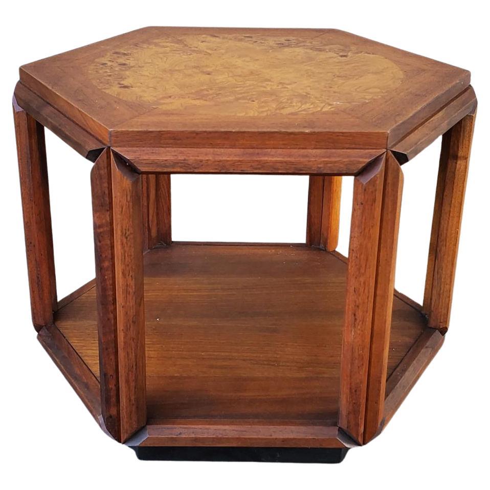 Mid Century Brown - Saltman Wurzelholz Sechseckiger Beistelltisch von John Kea 1950er 1960er Jahre im Angebot