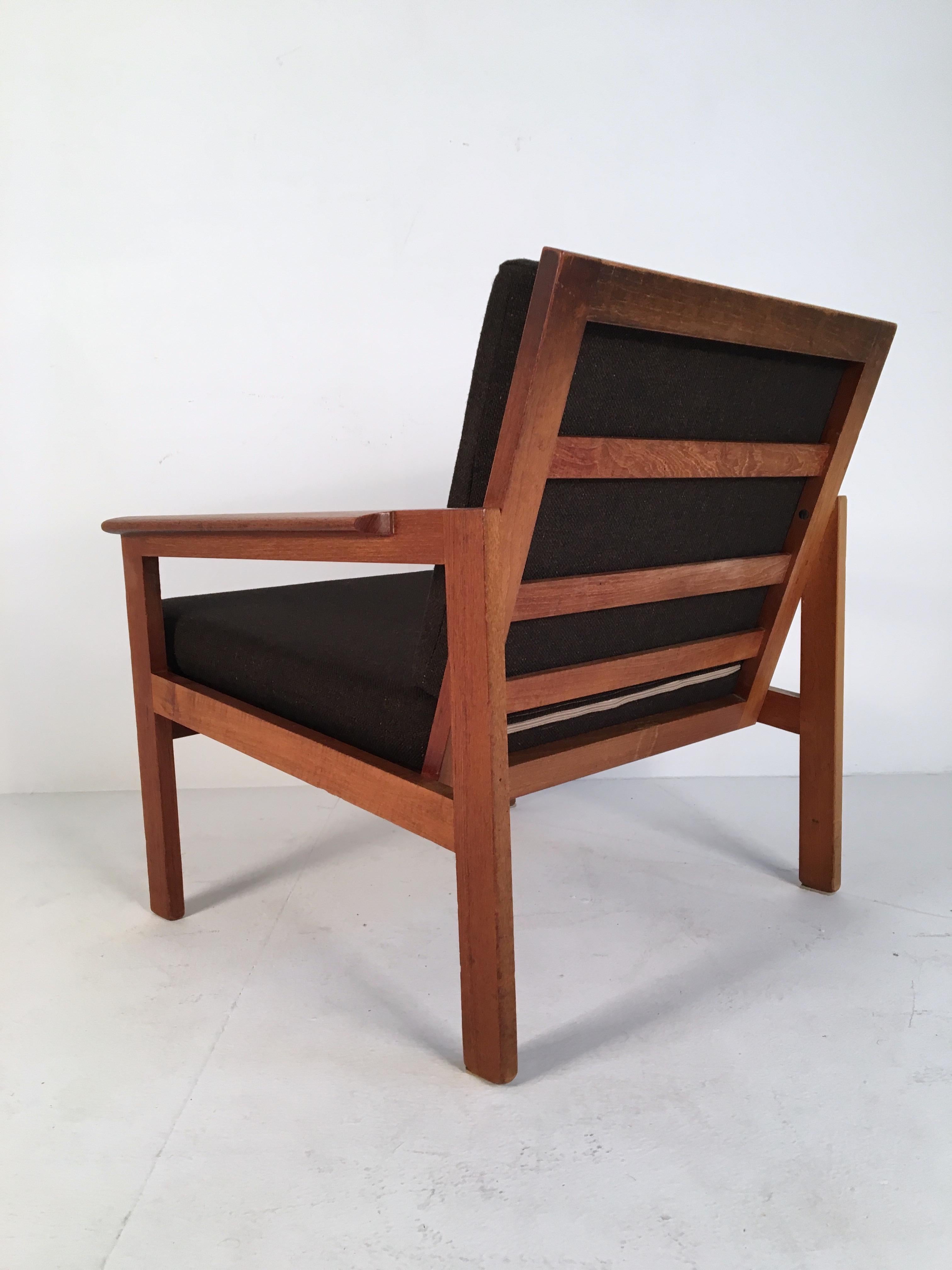 Mid-20th Century Midcentury Brown Tweed & Teak Lounge Chair by Illum Wikkelsø Denmark, circa 1960 For Sale