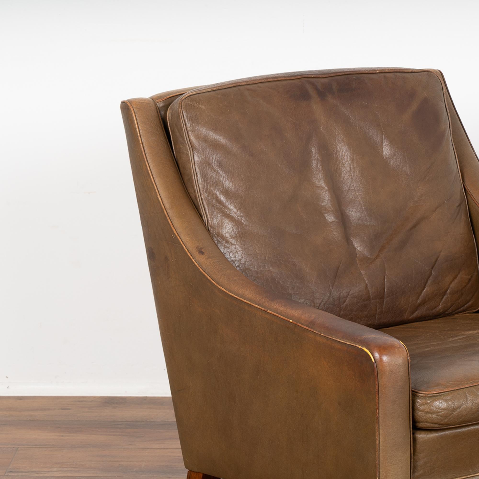 20th Century Mid Century Brown Vintage Leather Arm Chair, Denmark circa 1960-70 For Sale
